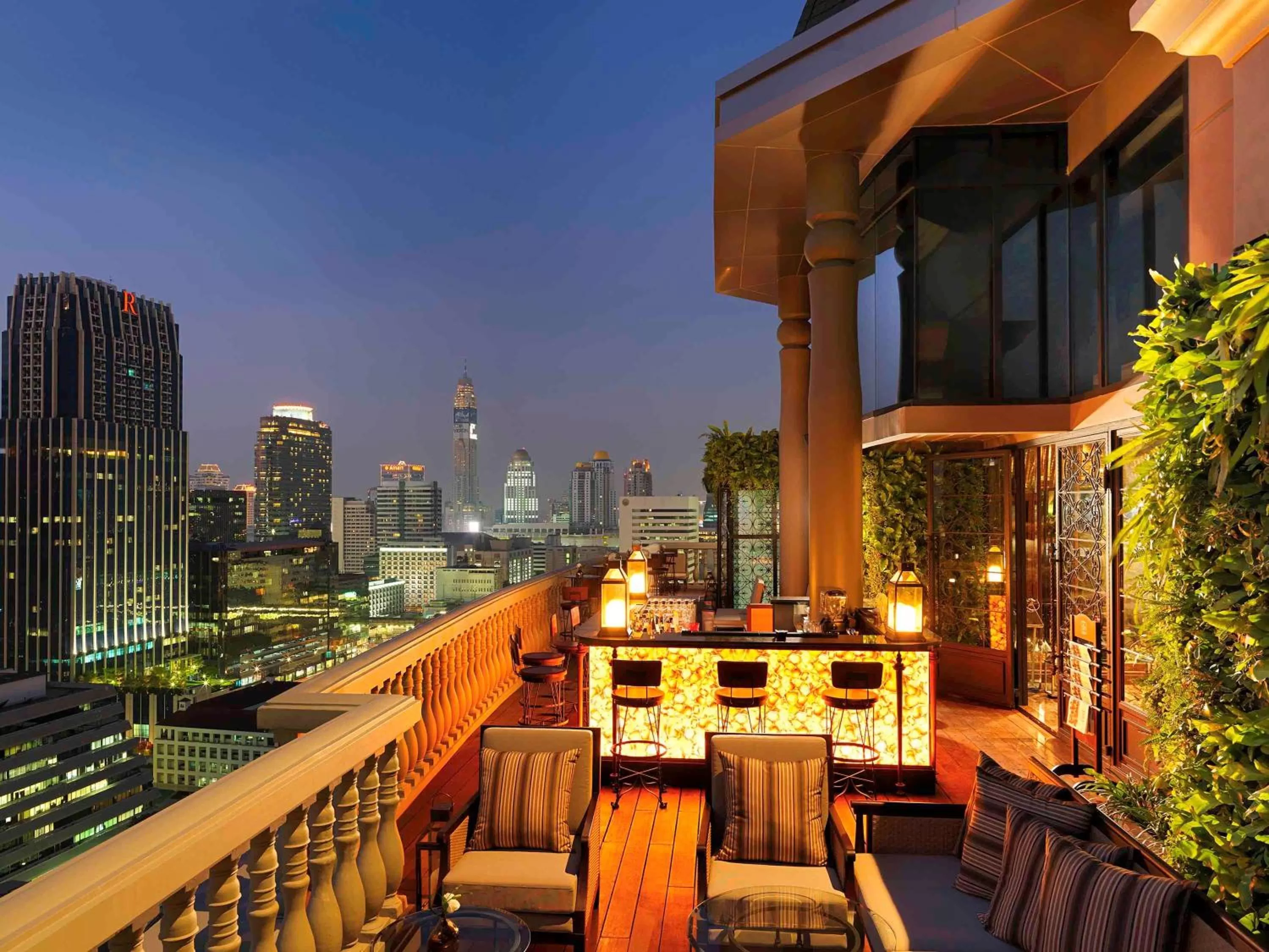 Lounge or bar in Hotel Muse Bangkok Langsuan - MGallery