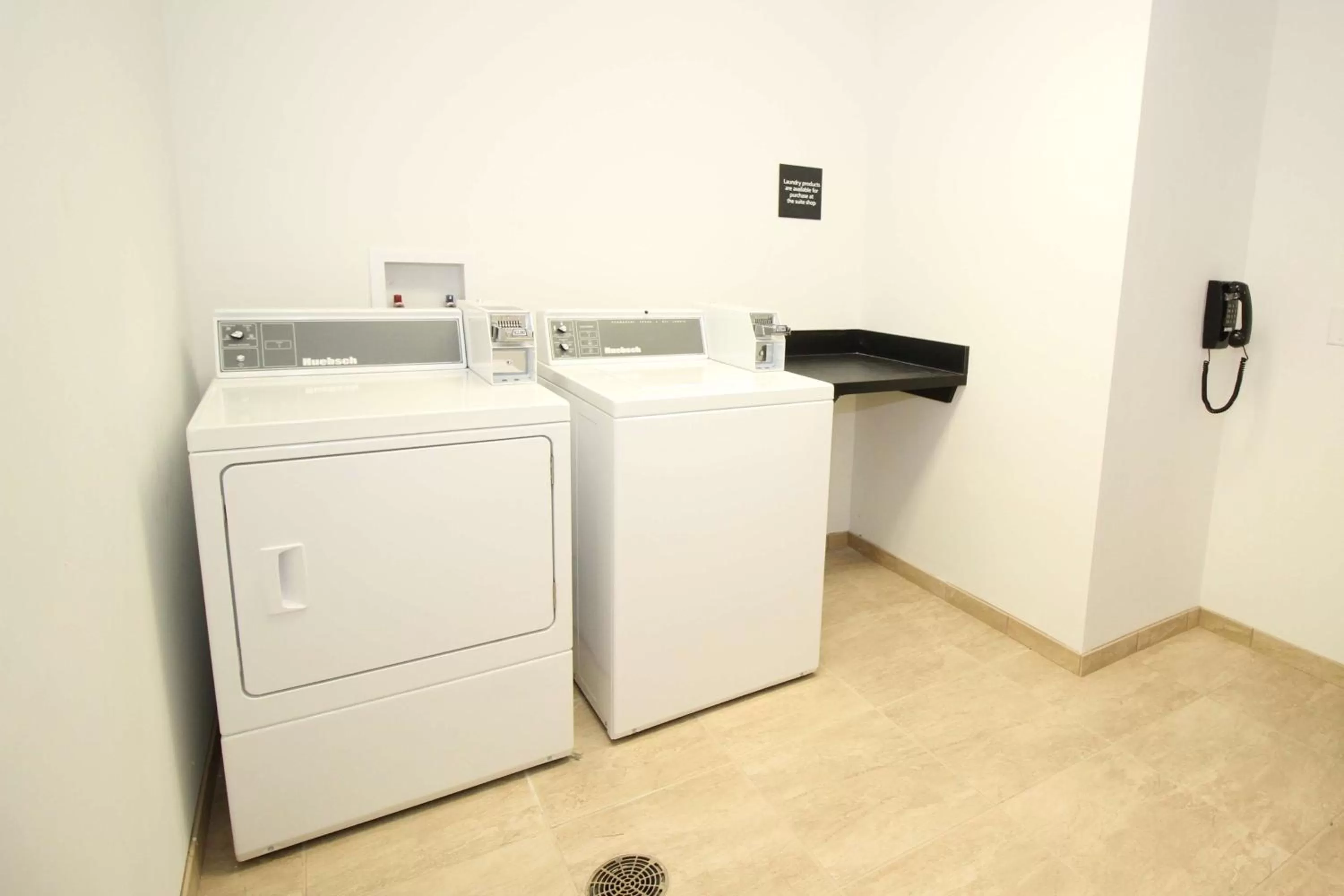 Property building in Hampton Inn and Suites Sandusky/Milan