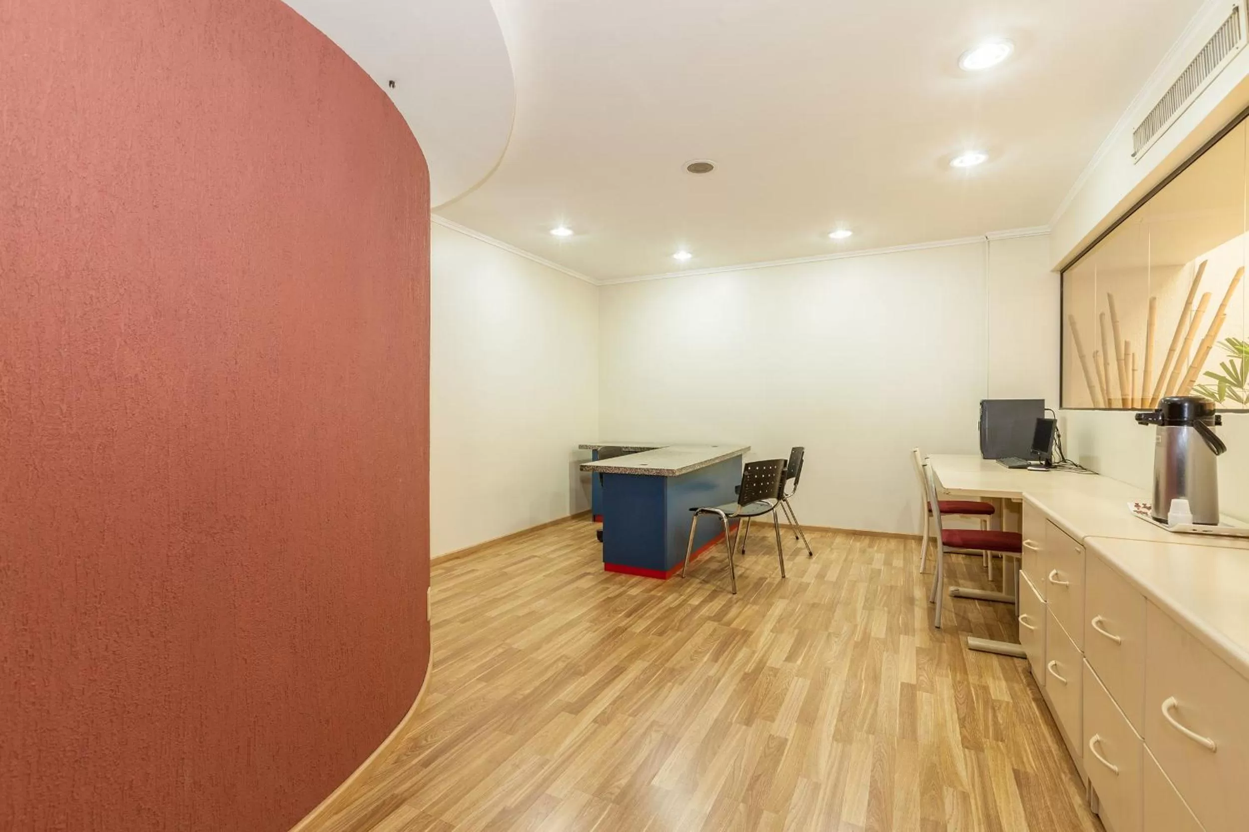 hair dresser in Tri Hotel Smart Caxias