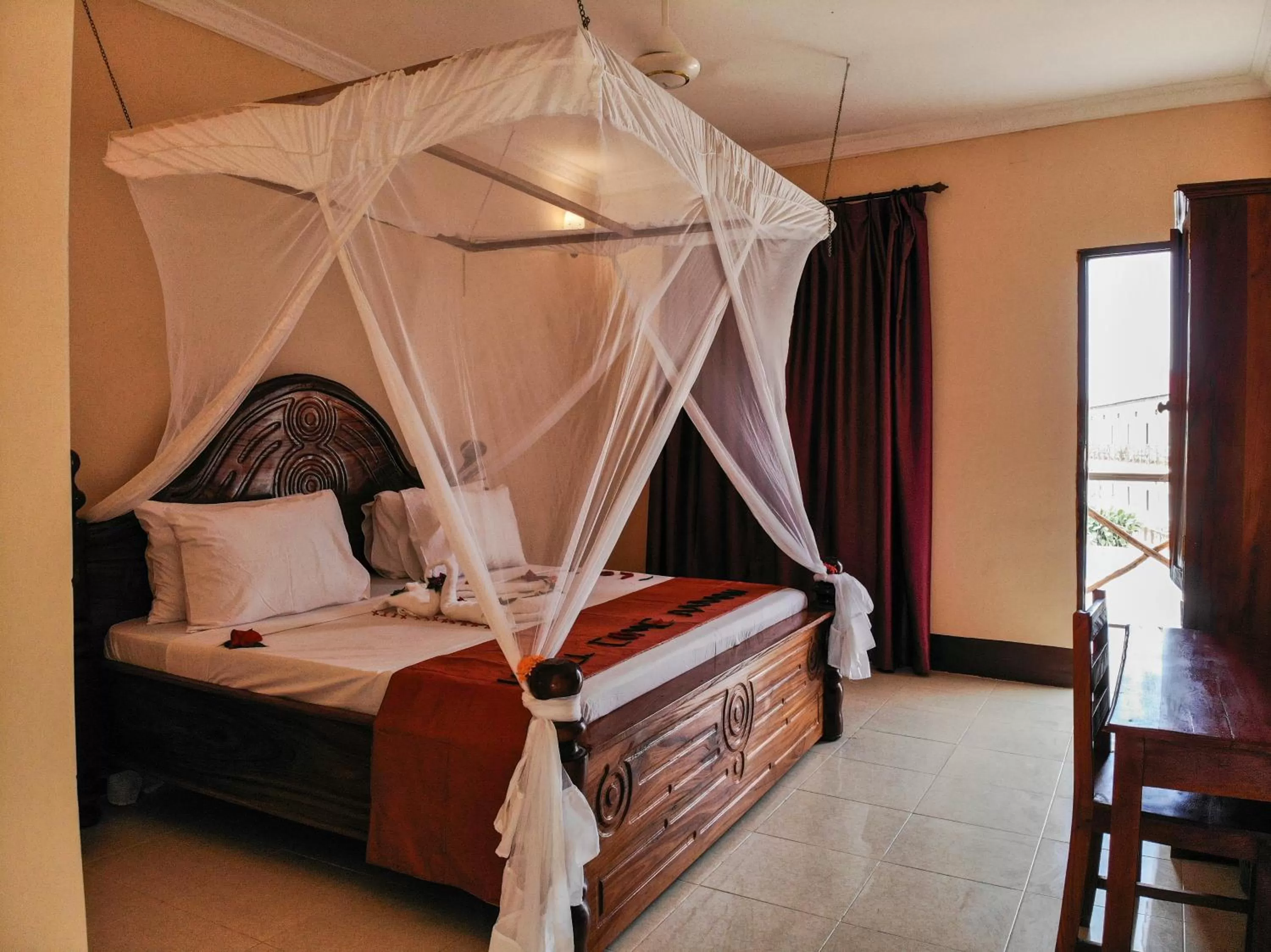 Bed in Amaan Beach Bungalows