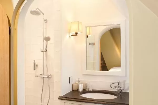 Bathroom in De Grote Wateringe