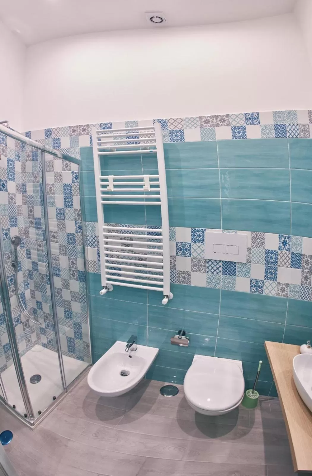 Shower, Bathroom in B&B Dint 'o core e Napule