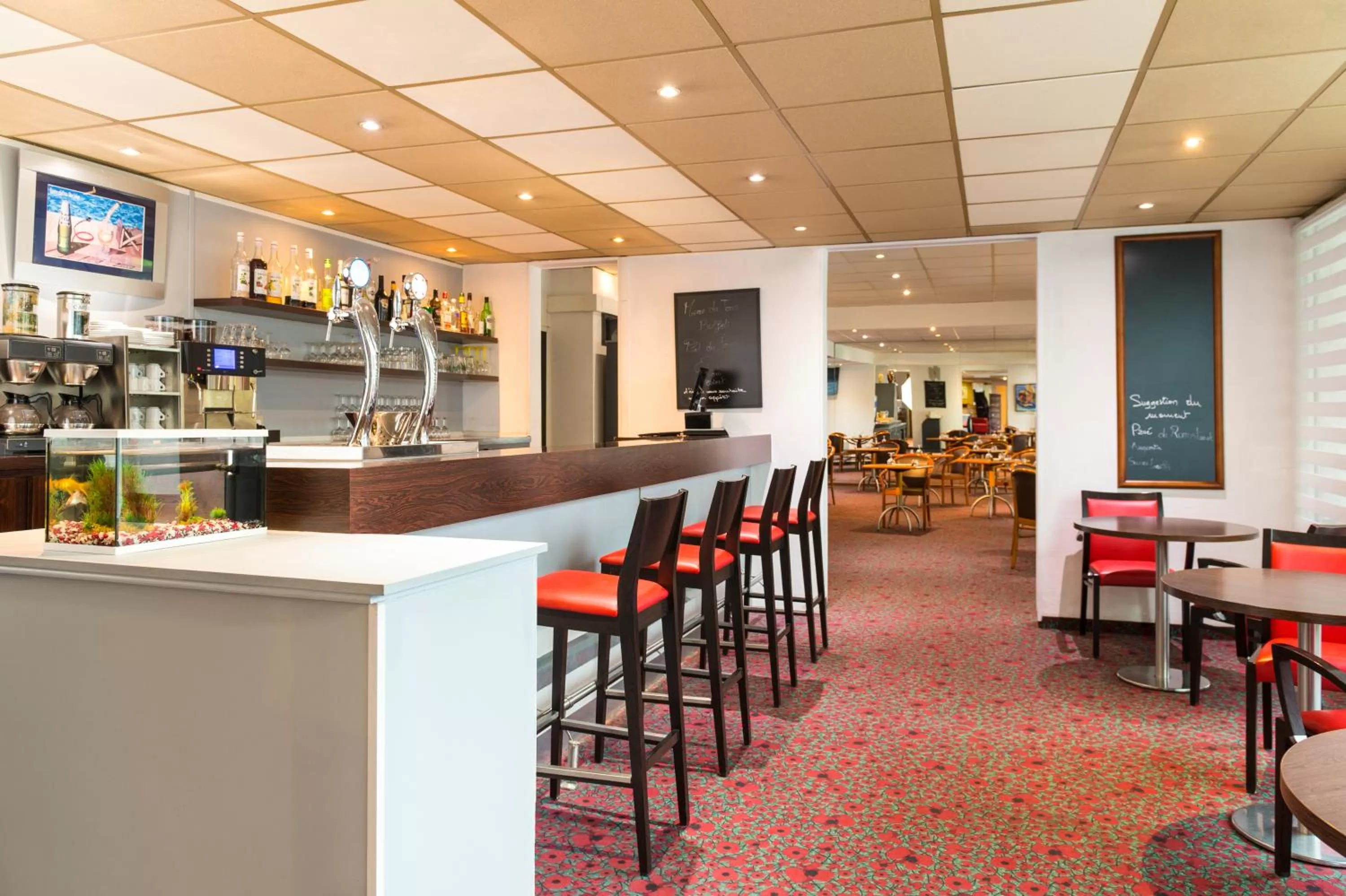Lounge or bar in ibis Longwy Mexy