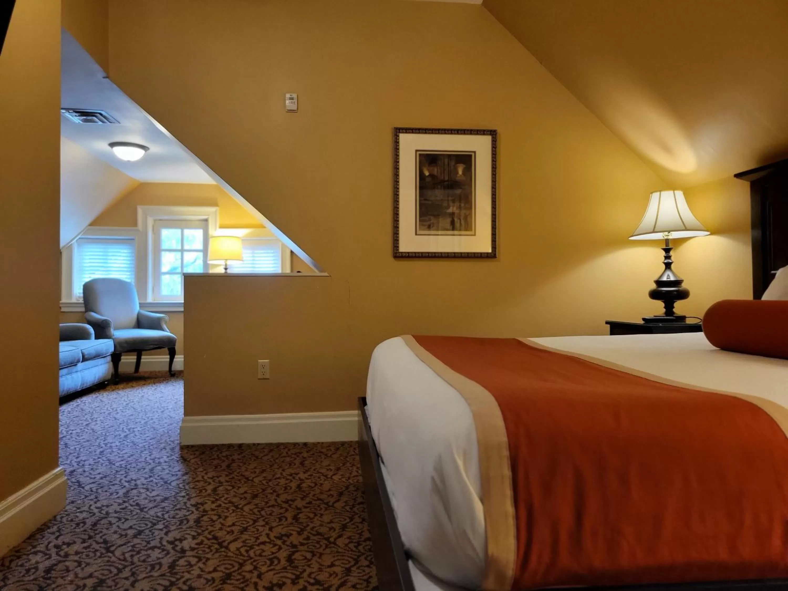 Bedroom, Bed in Mansions on Fifth