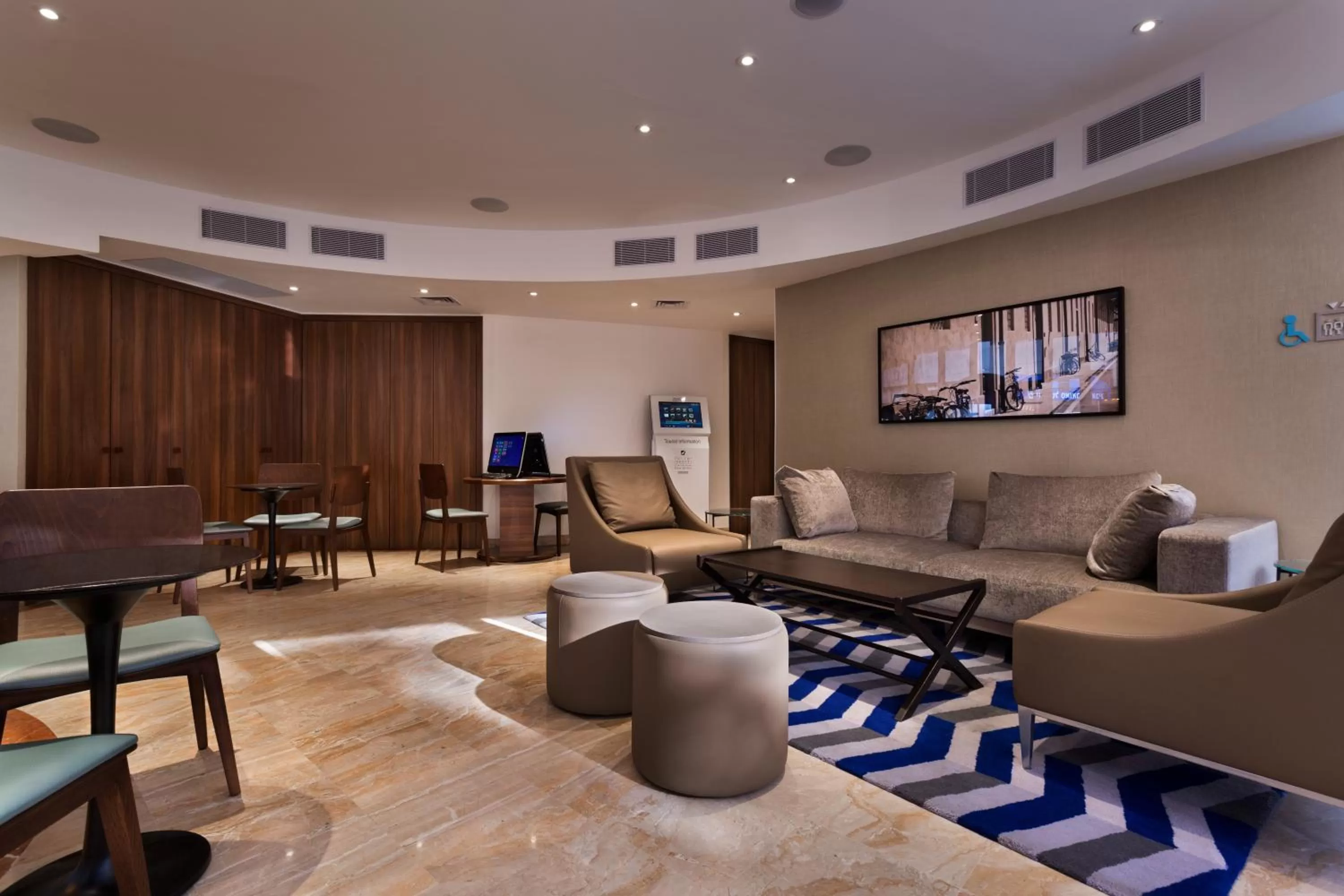 Lobby or reception in Sea Tower by Isrotel Design