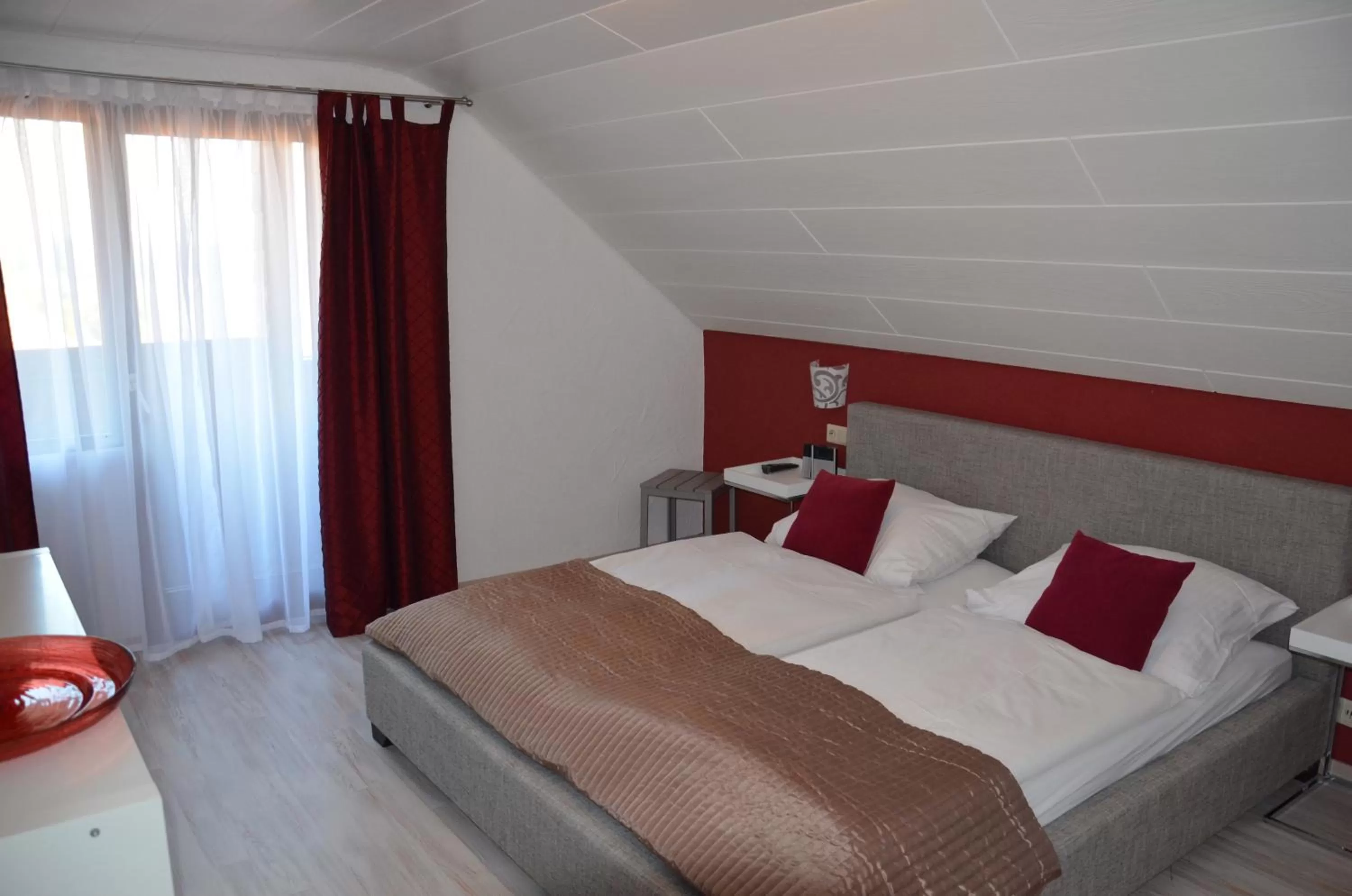 Pets, Bed in Hotel Restaurant Kniebishöhe