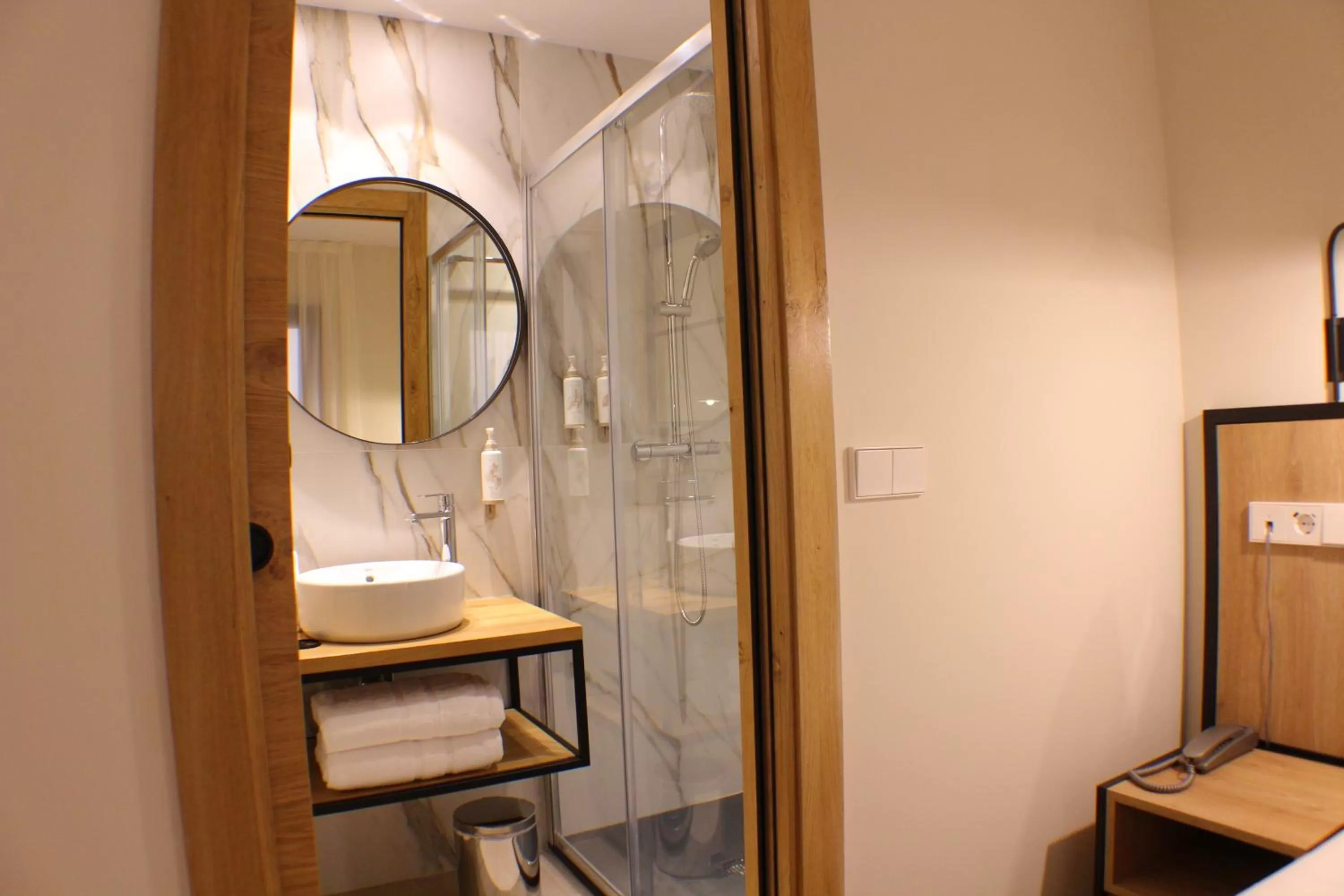 Shower in Hotel Marfany