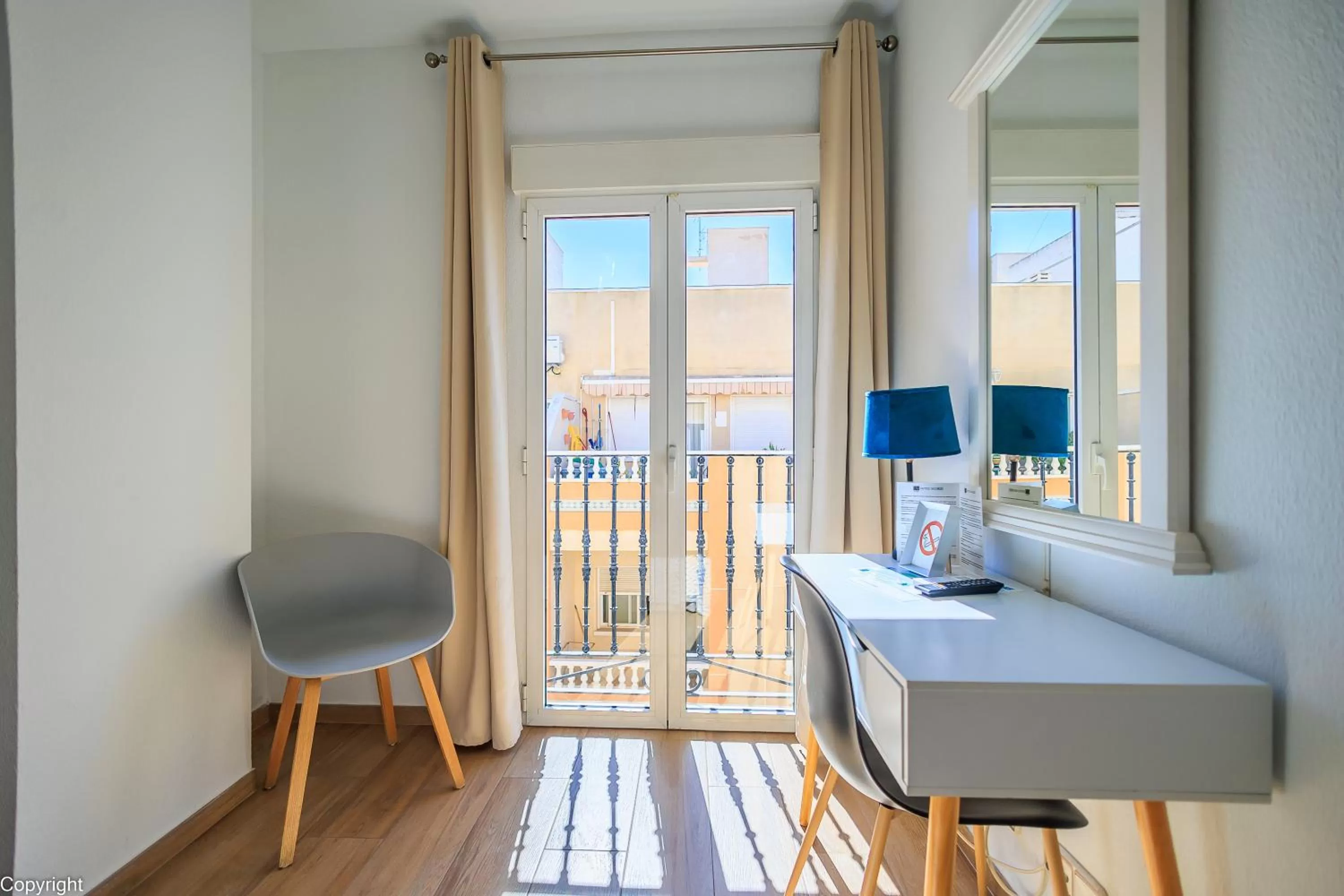 Seating area in Hotel Madrid