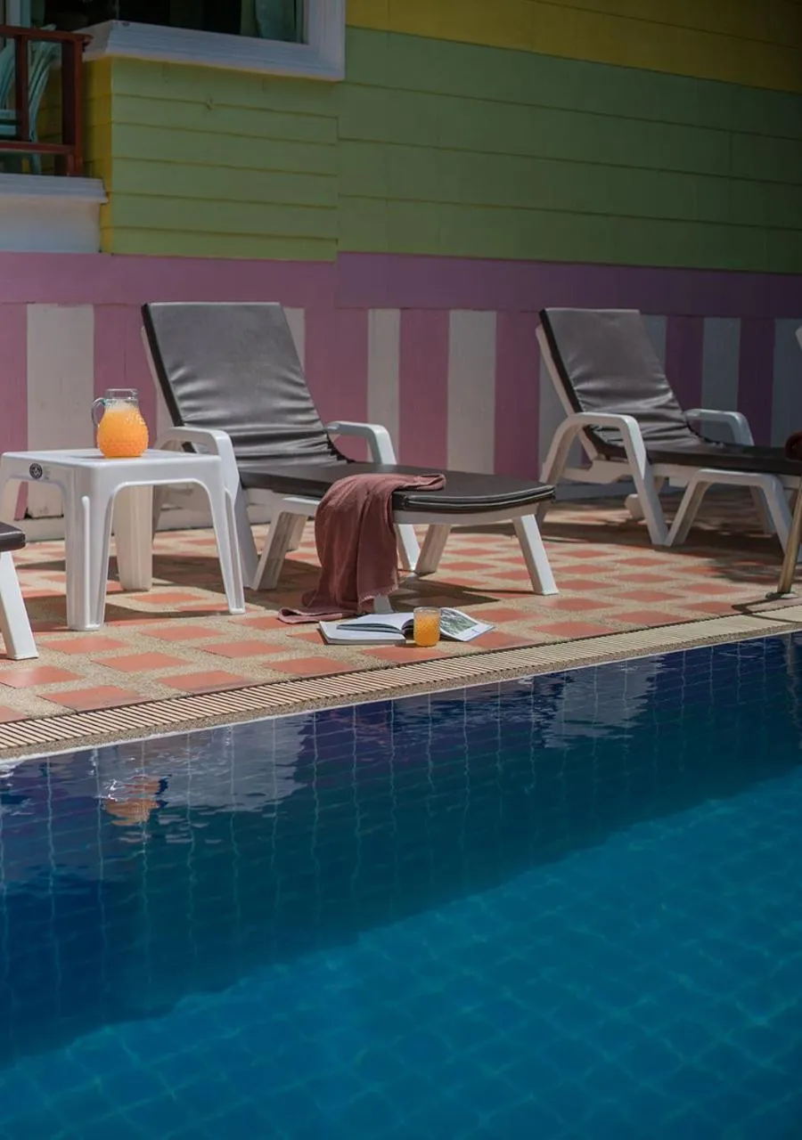 Swimming pool in Lemon House