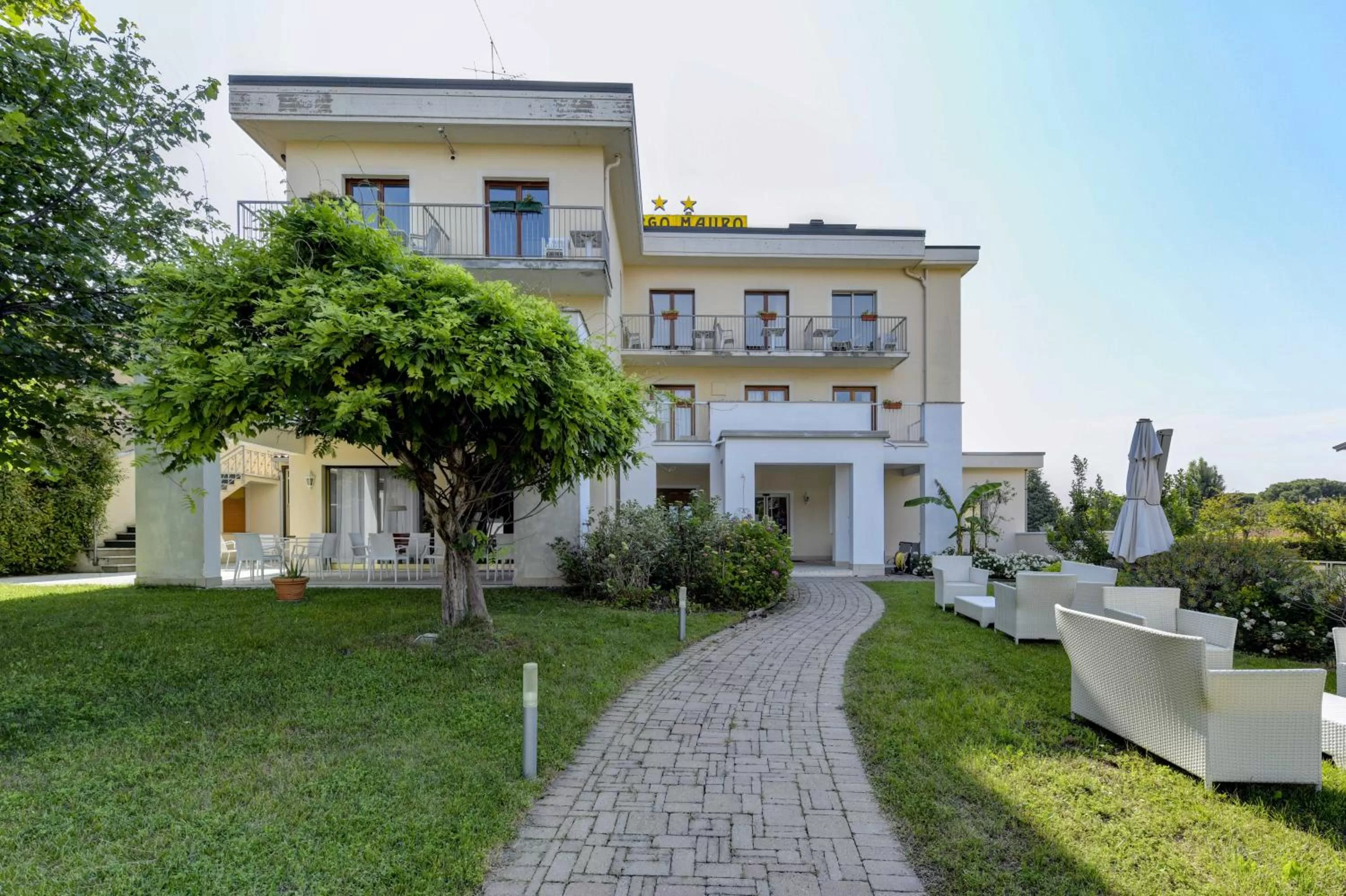 Property building in Best Western Hotel Arya