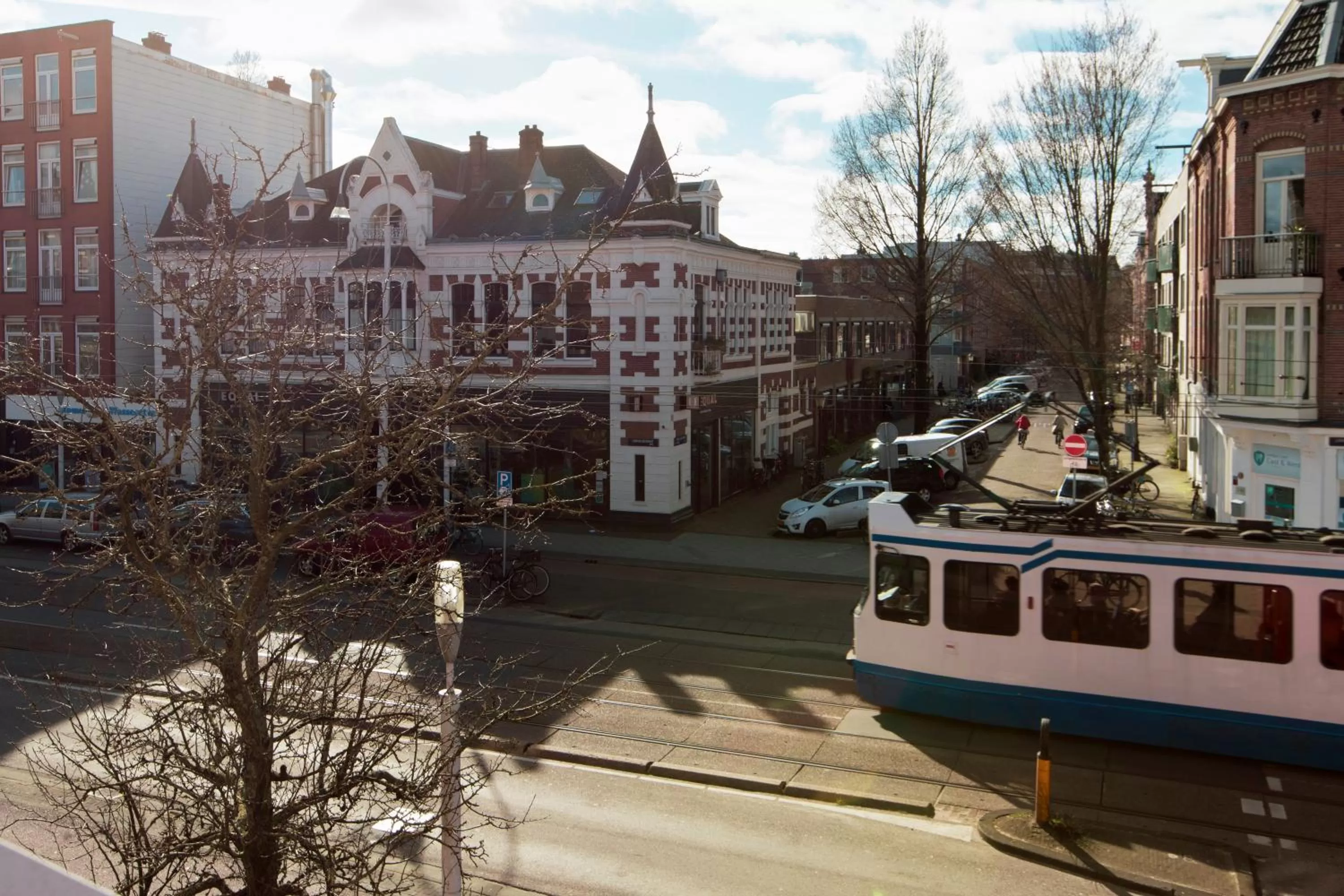 Area and facilities in The Manor Amsterdam