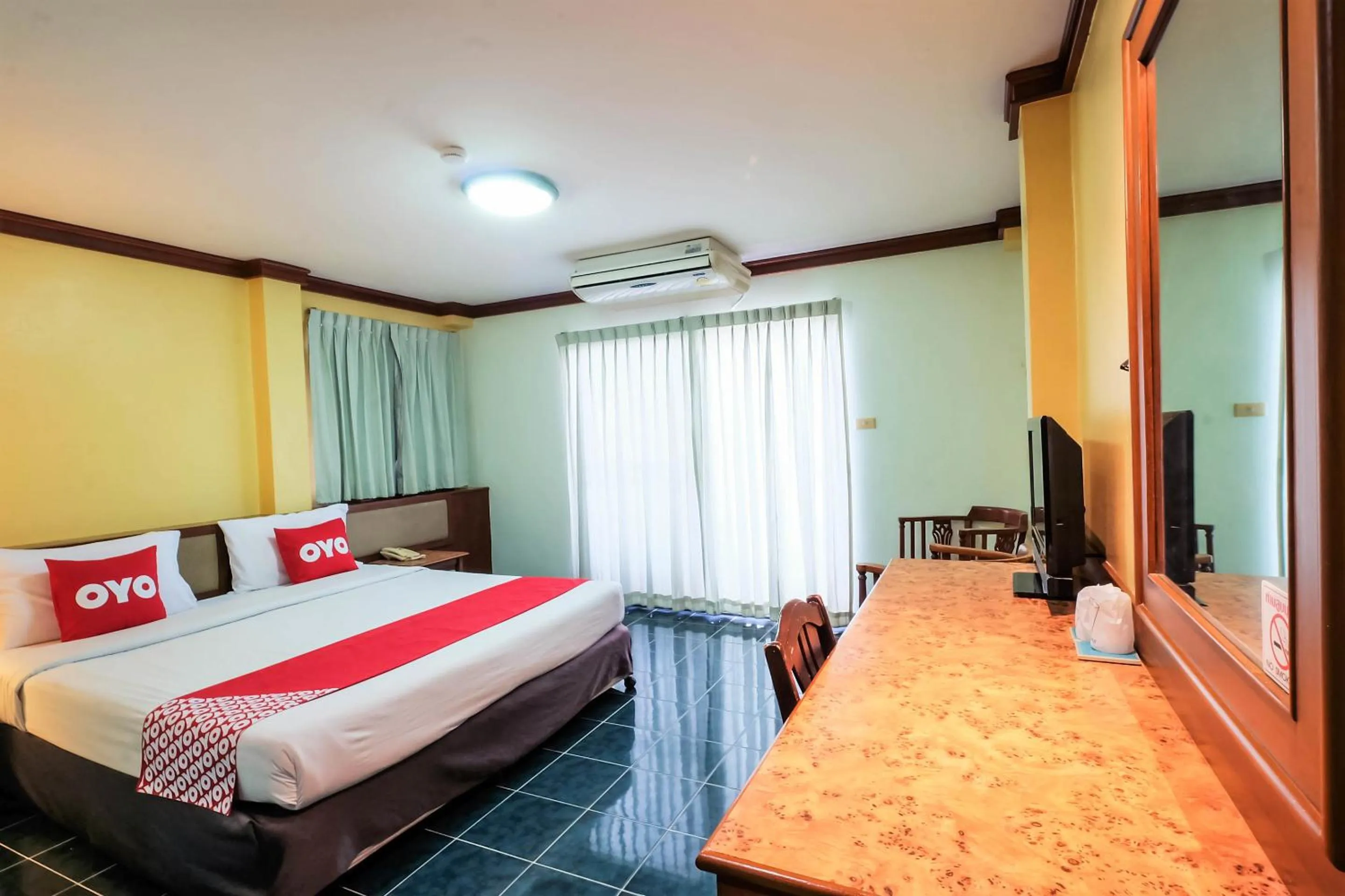 Deluxe Double Room in The Green Mansion Hotel - Patong Beach