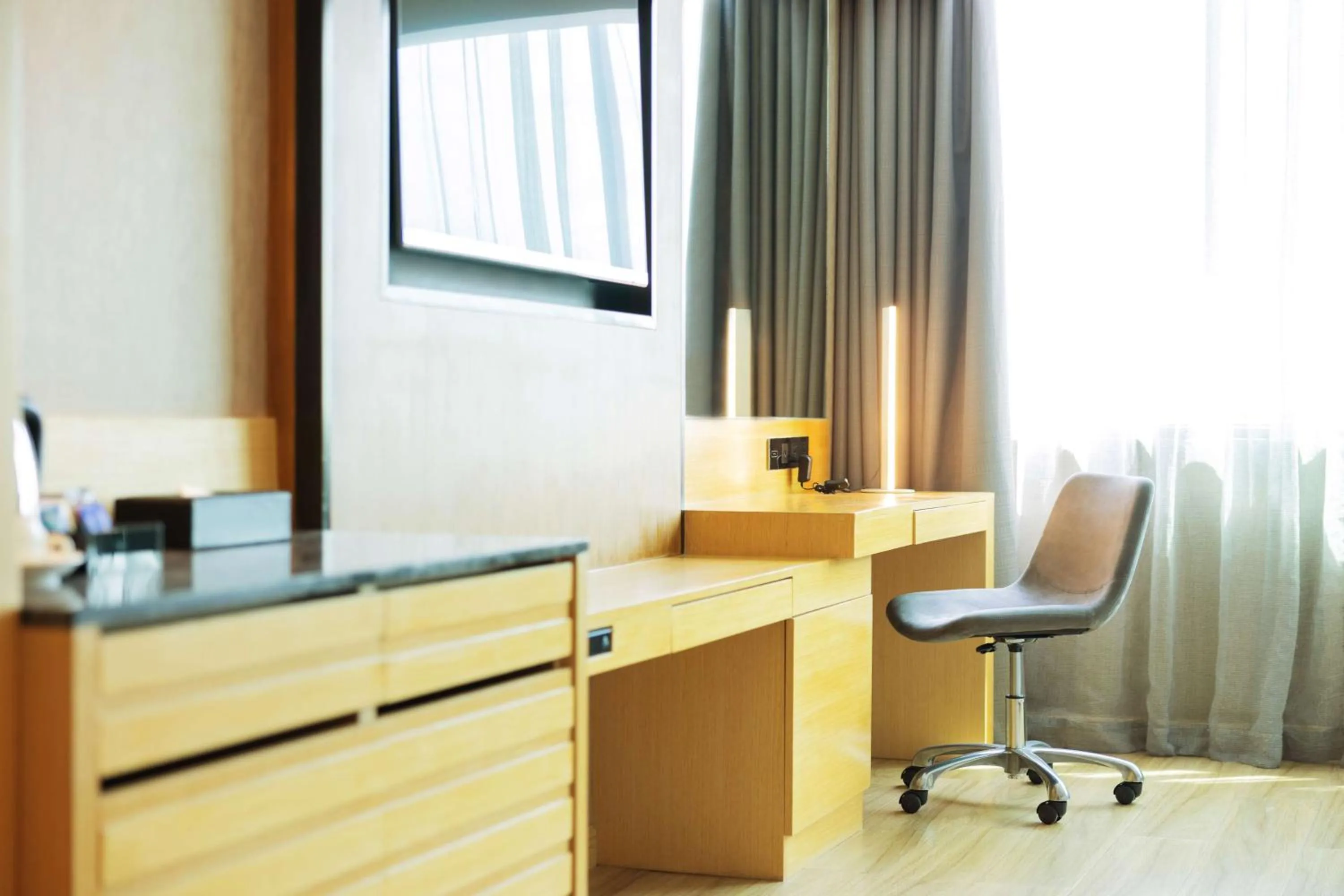 Bedroom in Best Western Plus Metro Clark