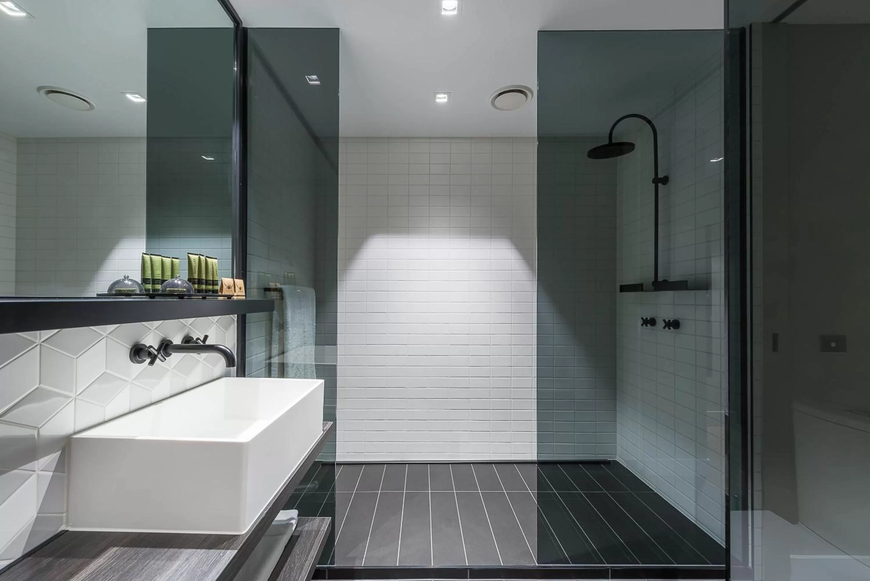 Peppers Queen in Peppers Docklands