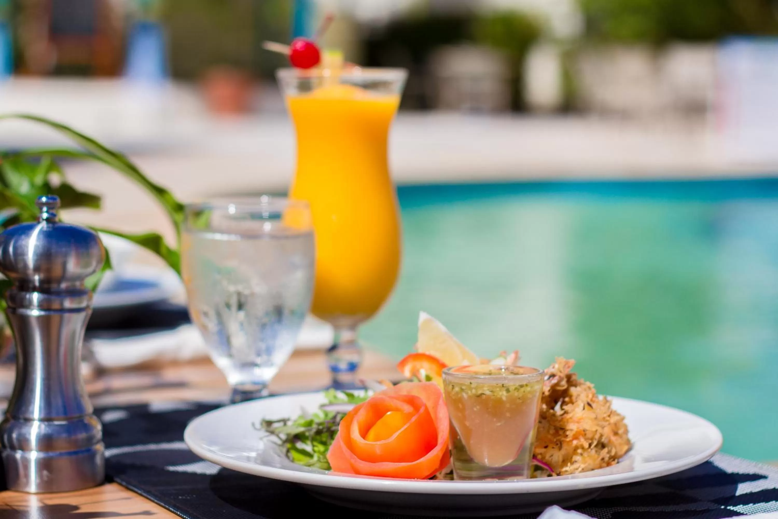 Food in Bay Gardens Beach Resort & Spa