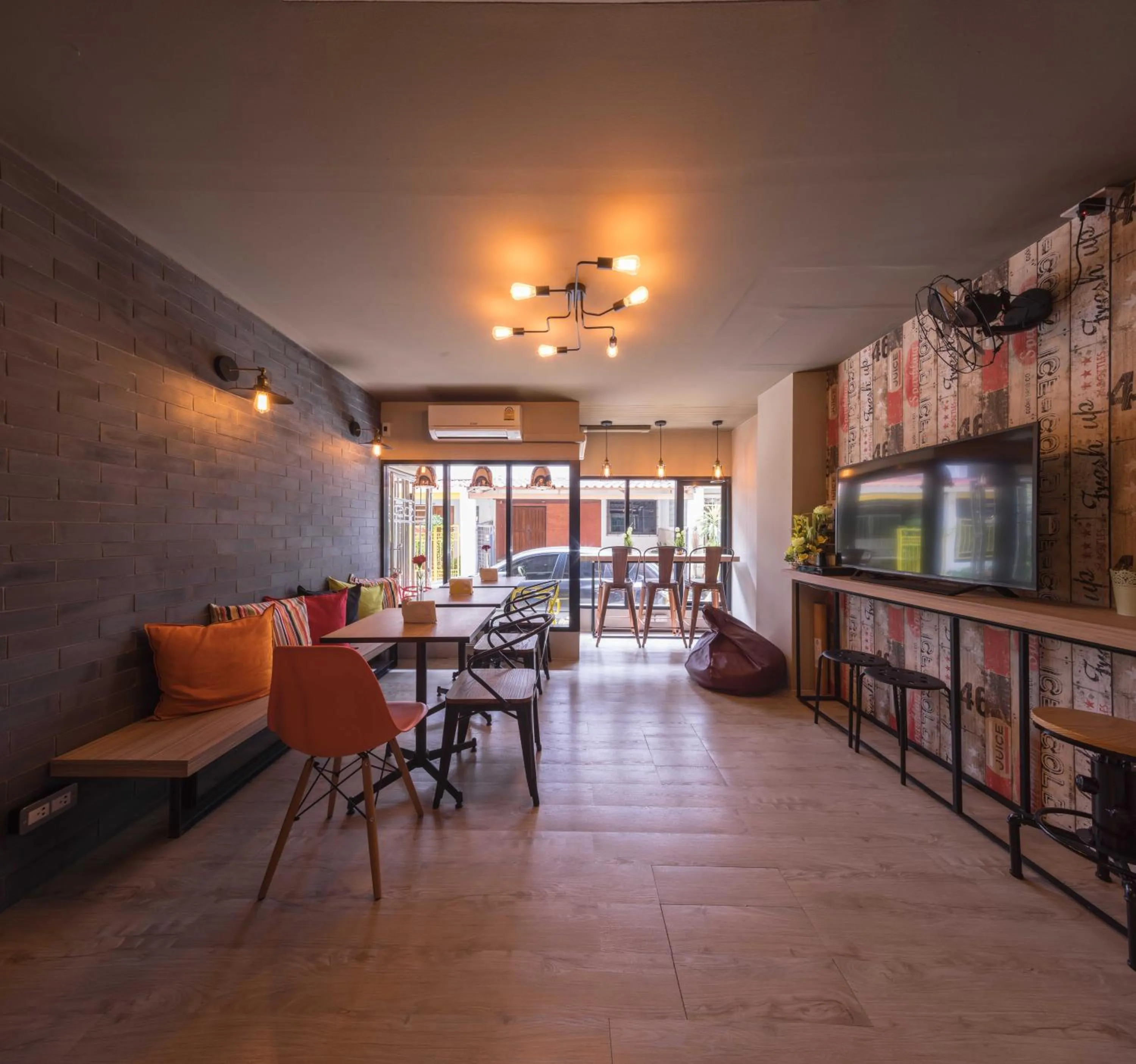 Communal lounge/ TV room in Augusta