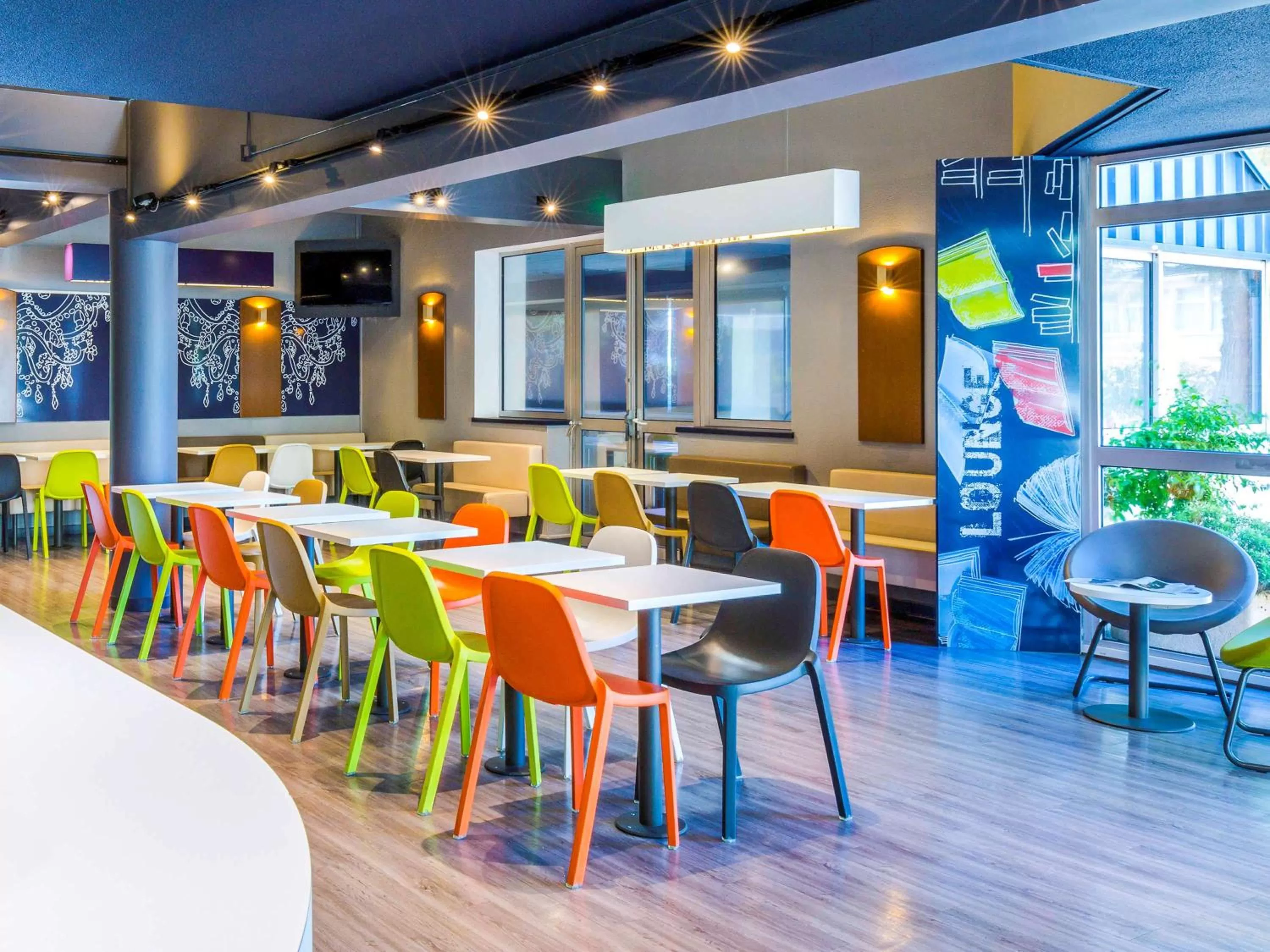 Restaurant/places to eat in ibis budget Aubagne Paluds Agora