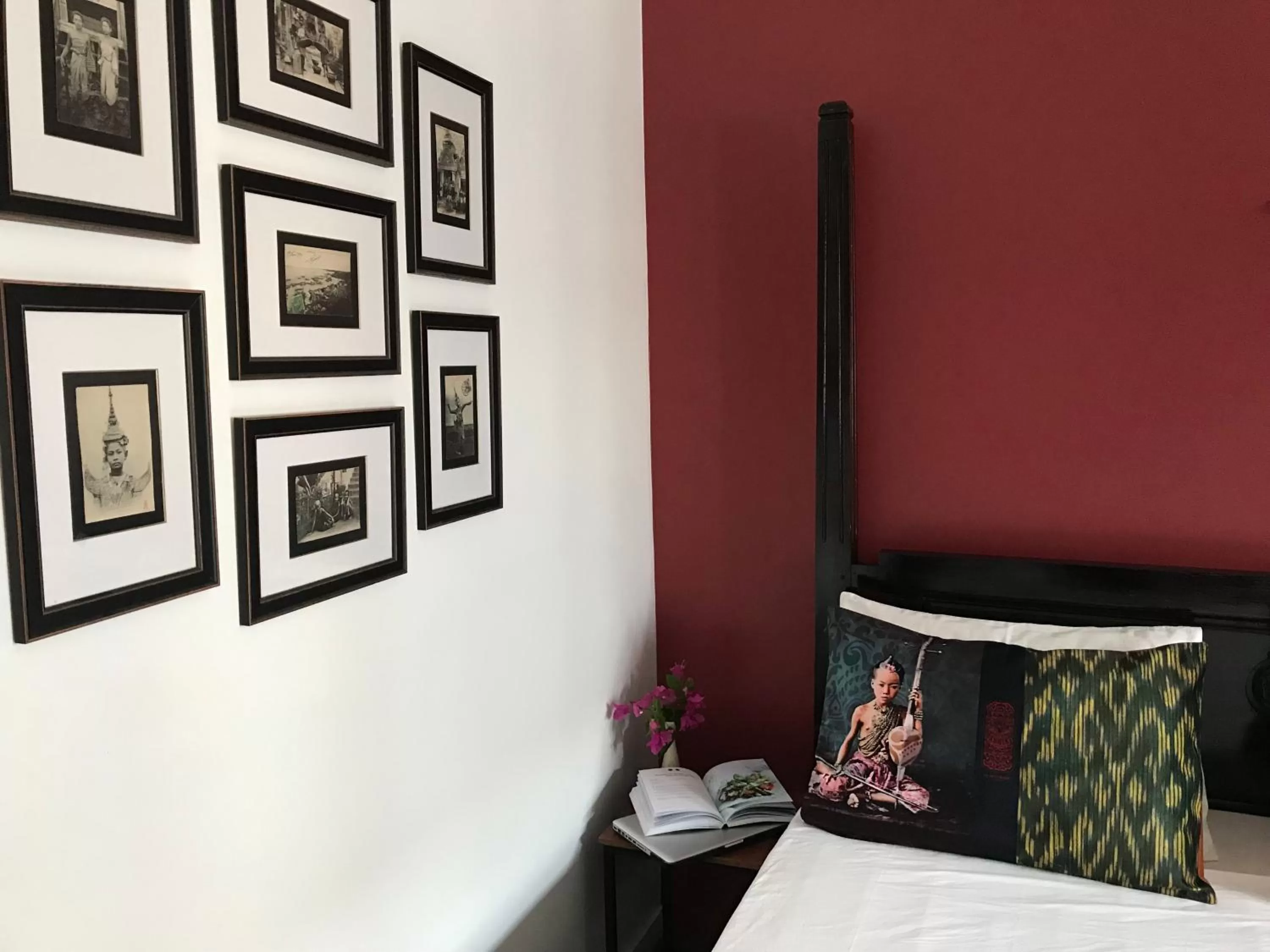 Bedroom, Bed in Hotel La Java Bleue