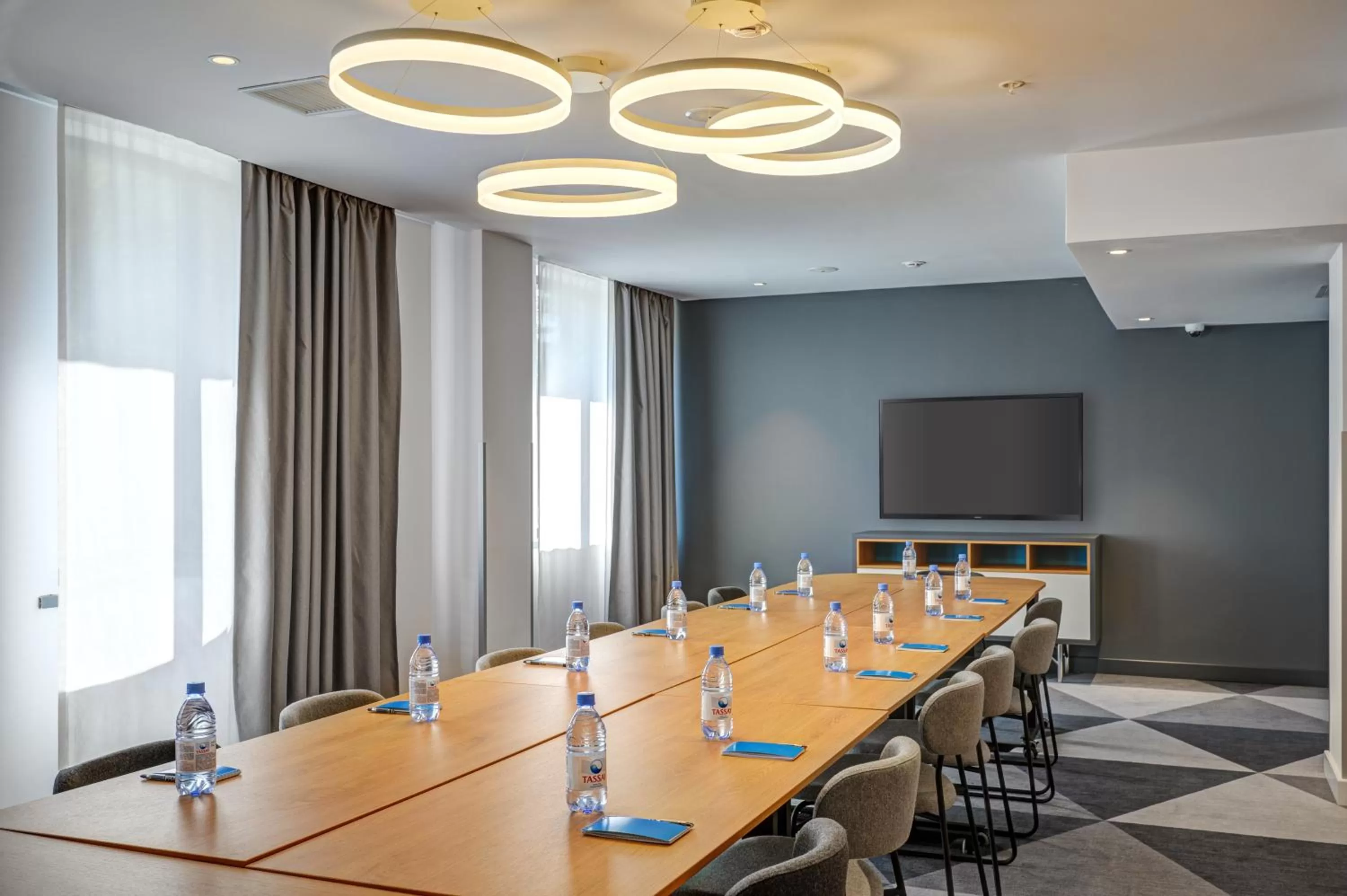 Meeting/conference room in Holiday Inn Express - Almaty by IHG