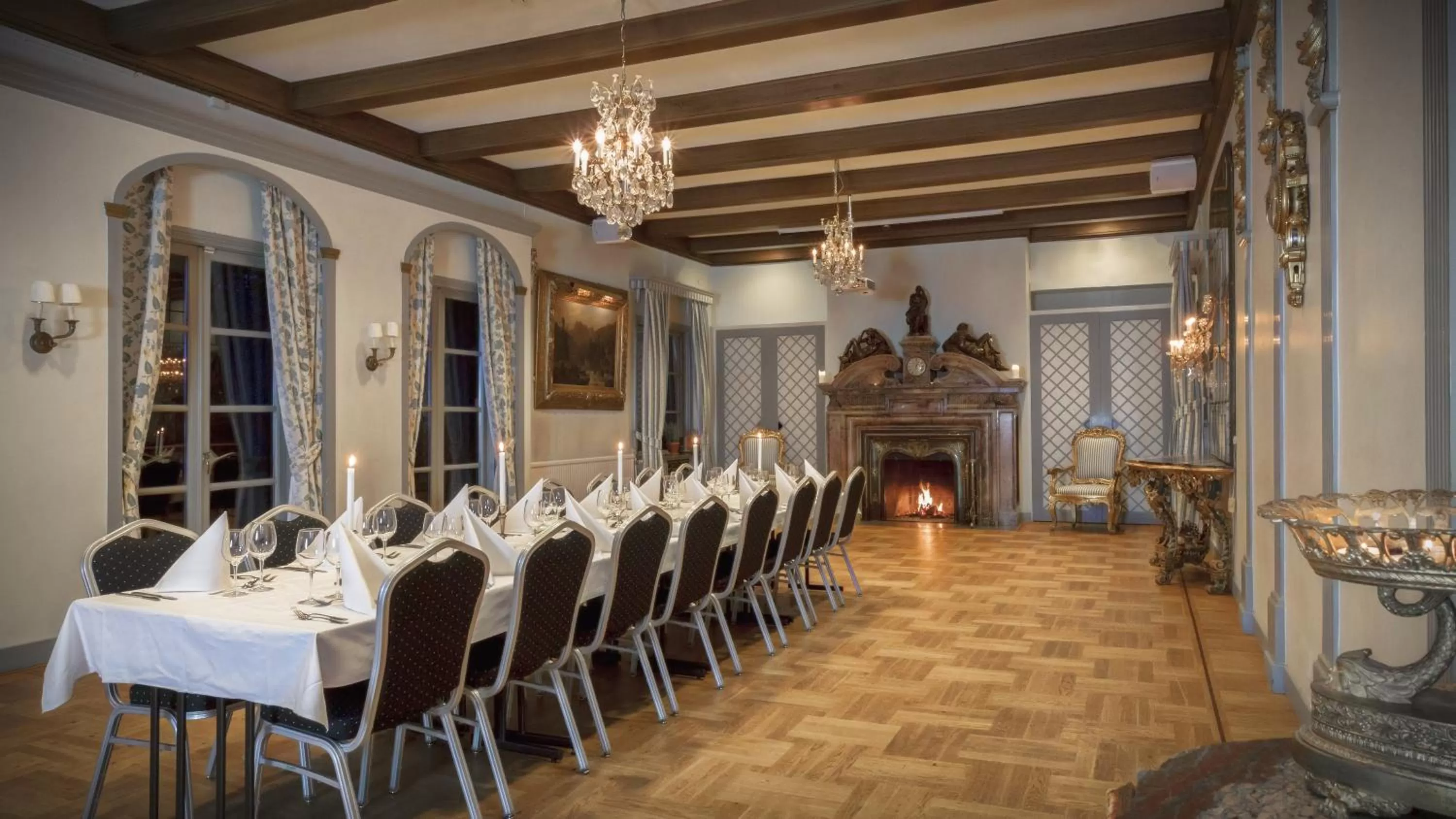 Banquet/Function facilities in Villa Lovik