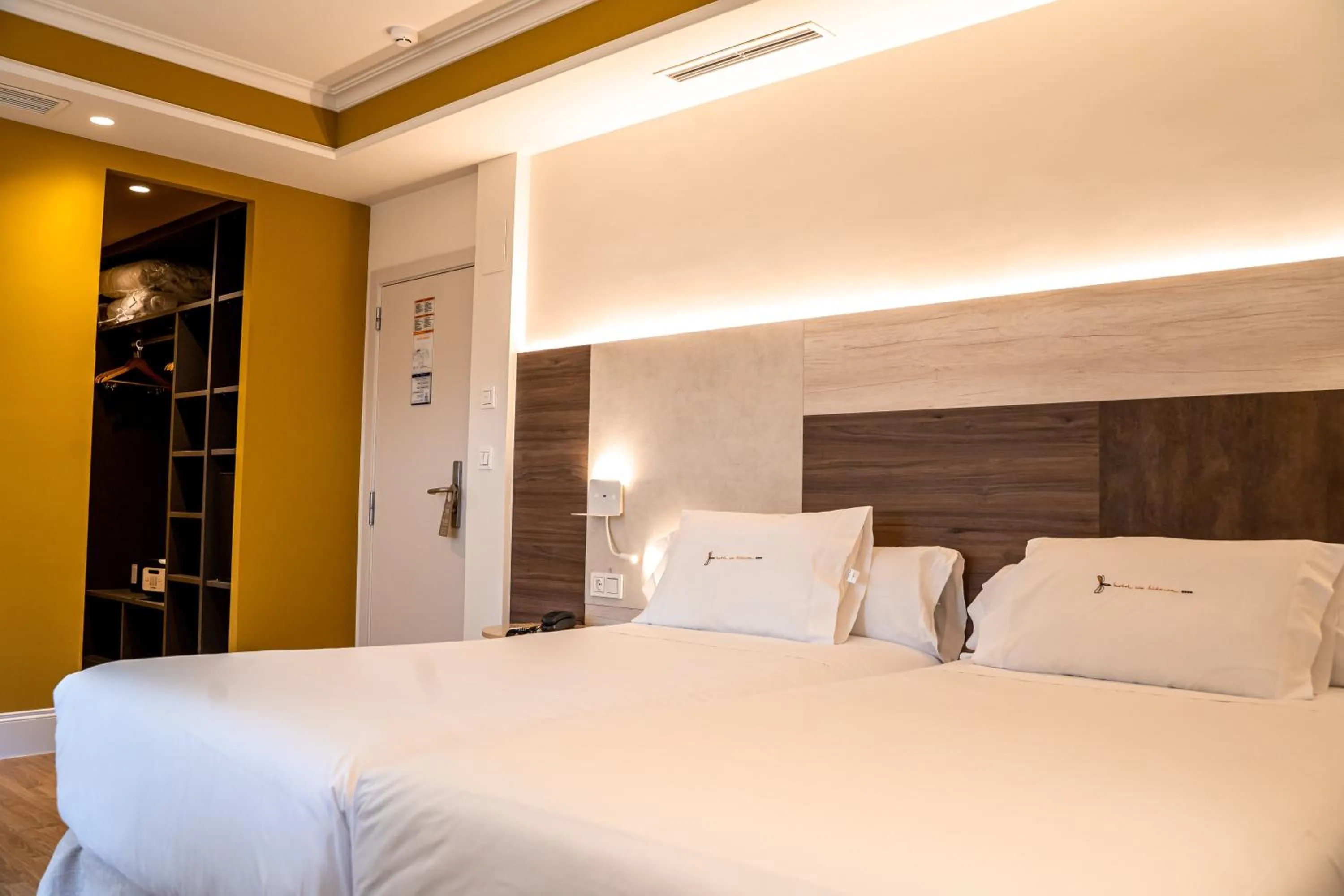 Bed in Hotel Rio Bidasoa