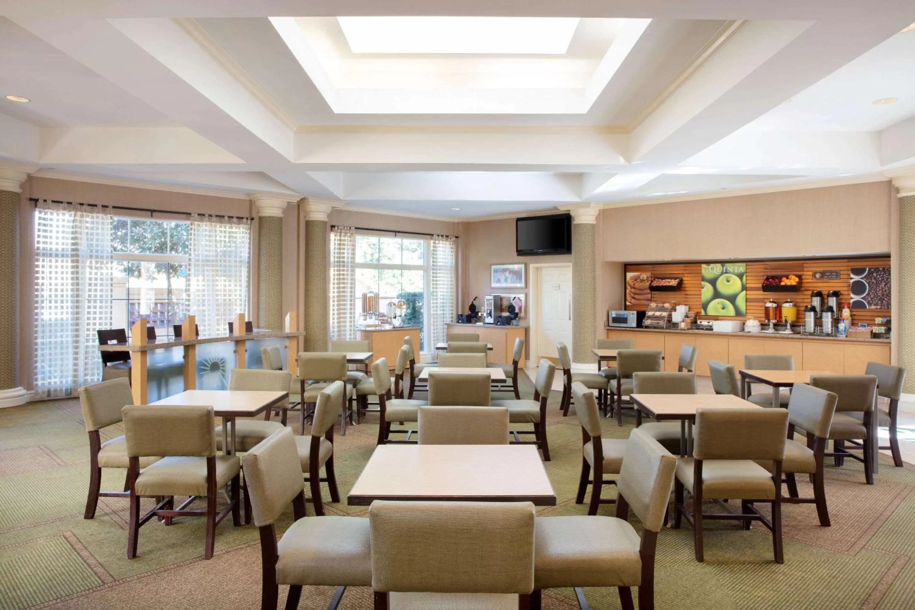 Restaurant/places to eat in La Quinta Inn and Suites by Wyndham, Ocala