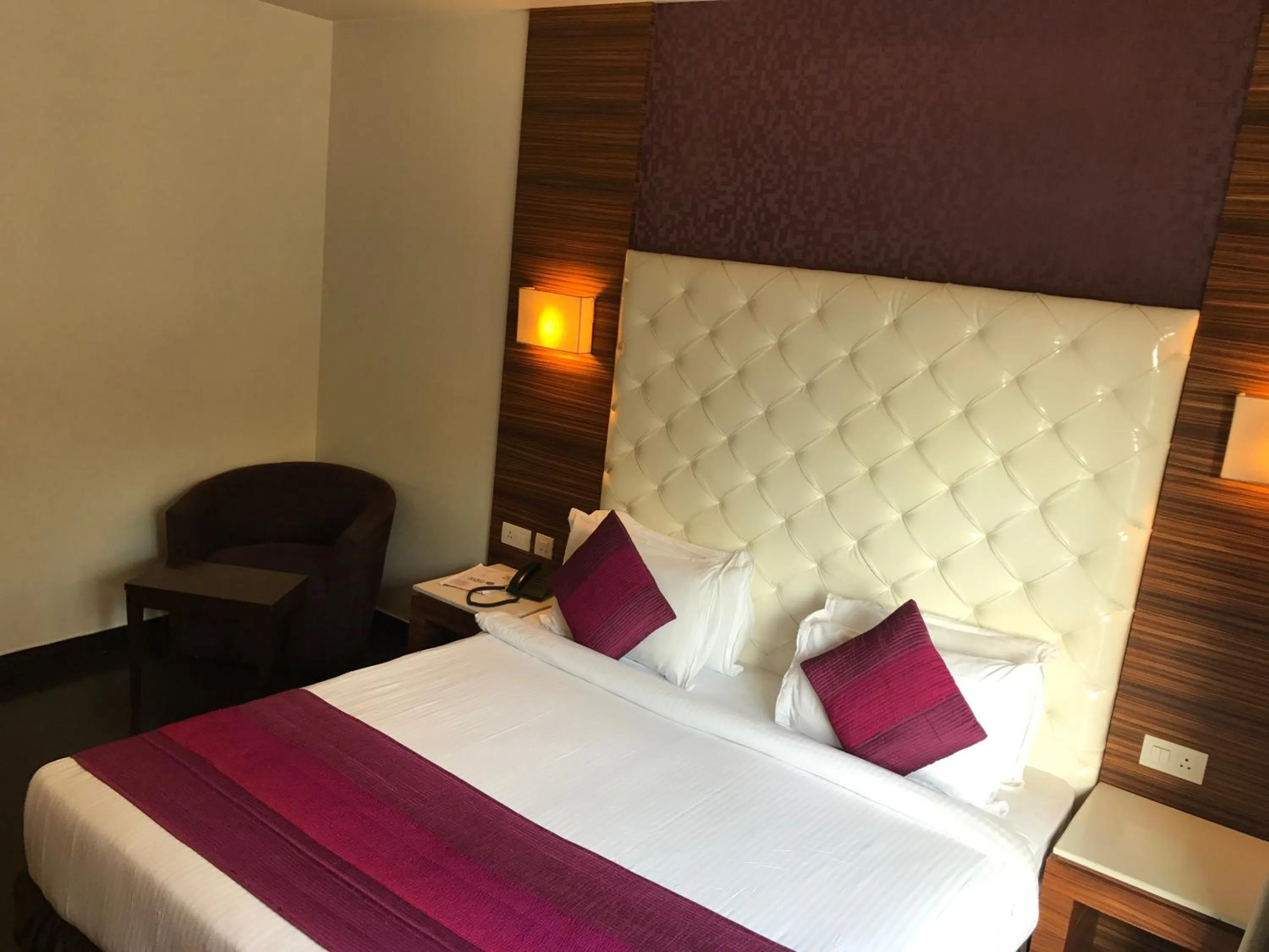 Property building, Bed in Hotel Ivory 32