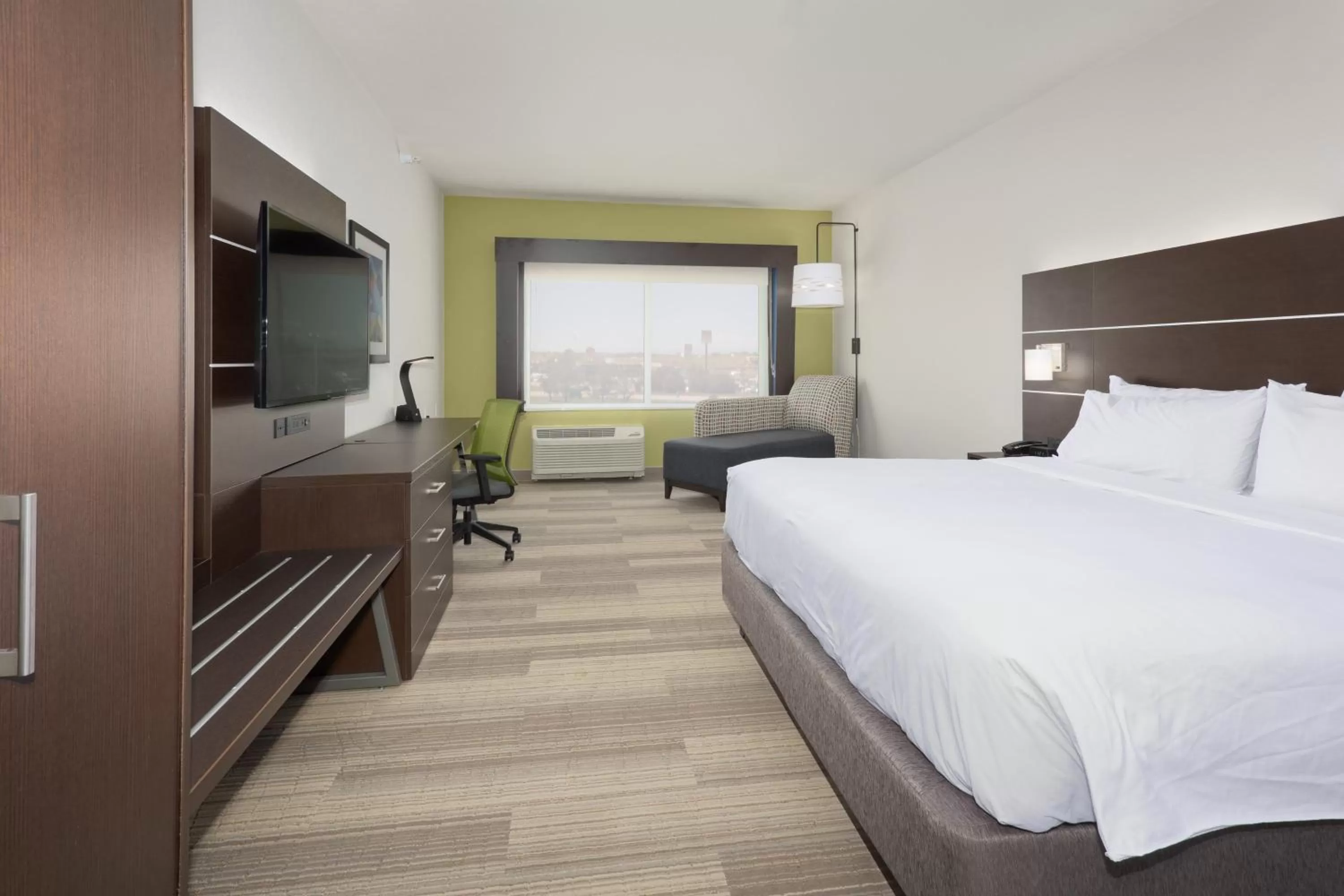 Photo of the whole room, Bed in Holiday Inn Express & Suites - Firestone - Longmont by IHG