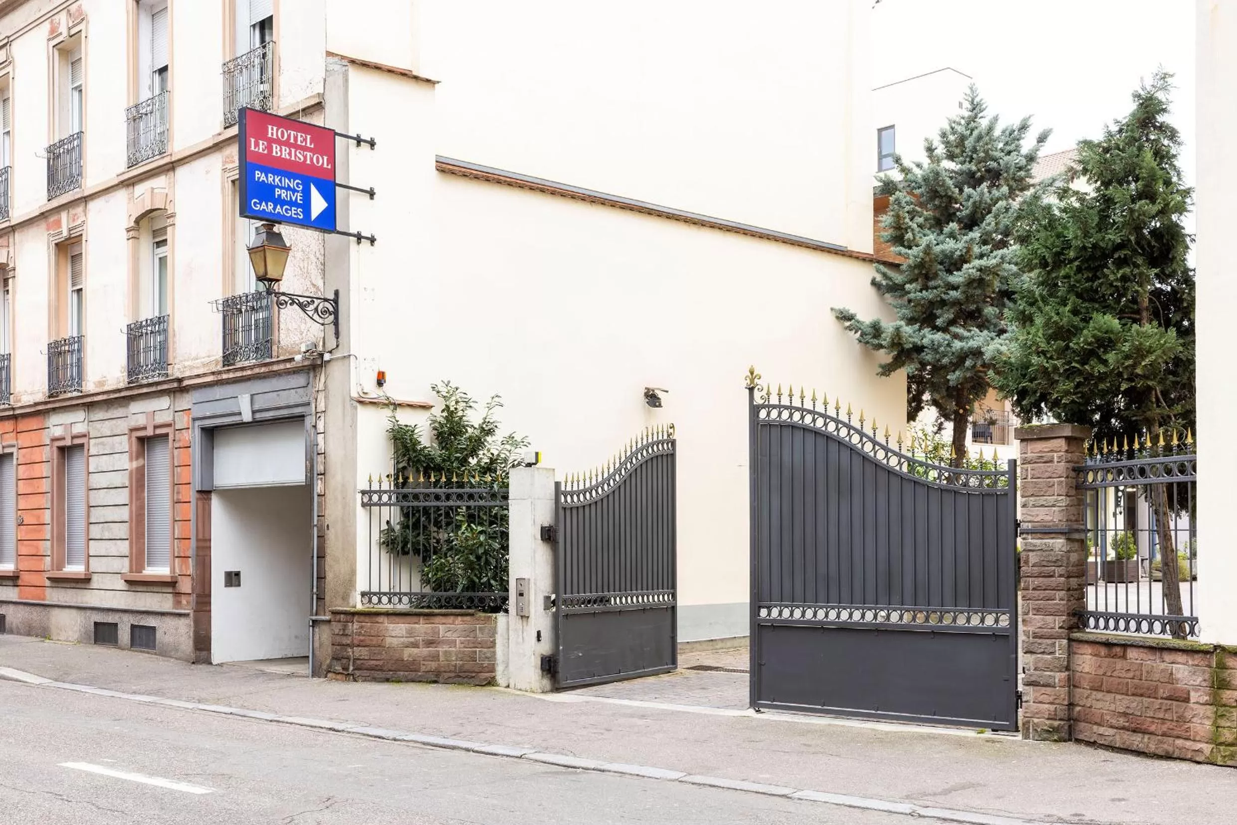 Hotel Bristol