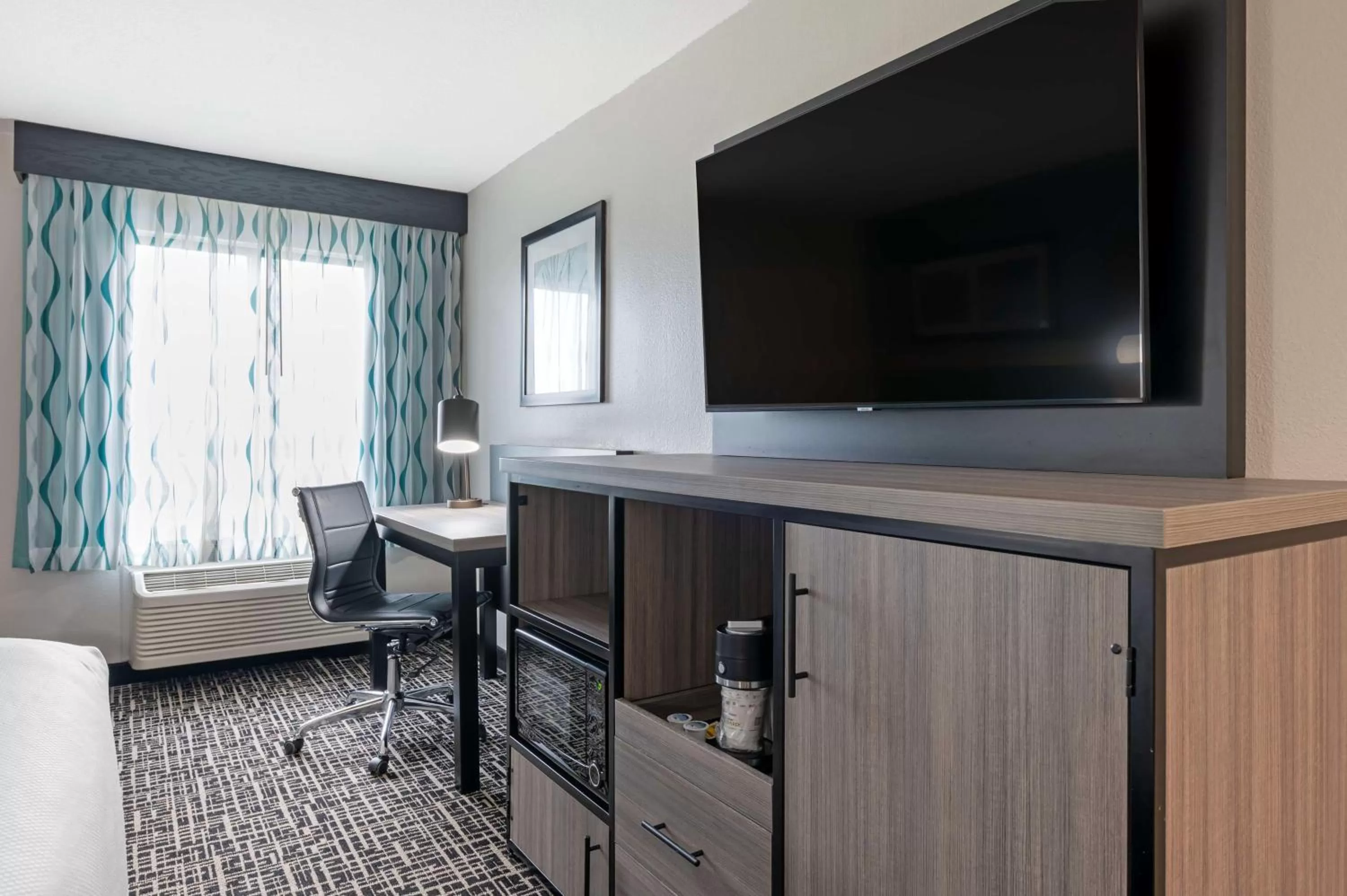 Bedroom in Best Western Plus Greenwood Indy South Inn