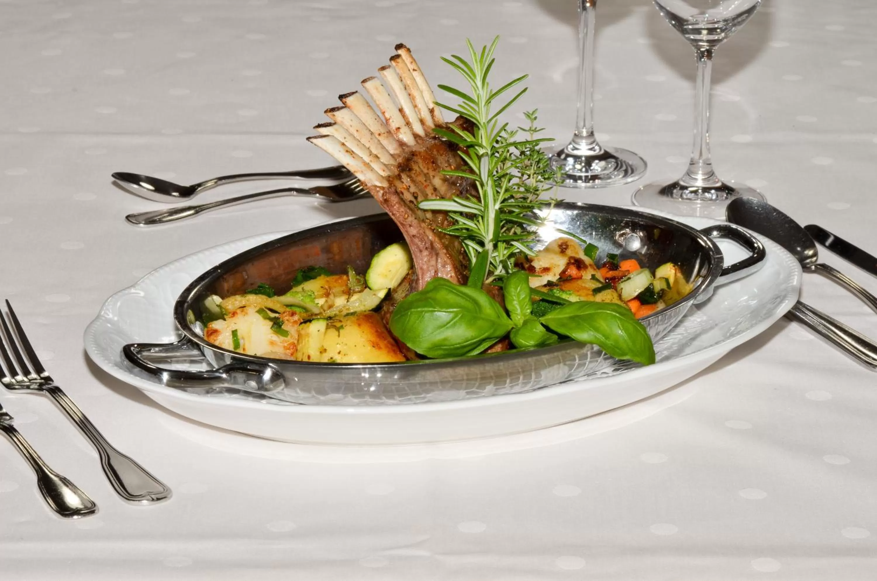 Food in Hotel Restaurant Ferienwohnungen ALPENHOF