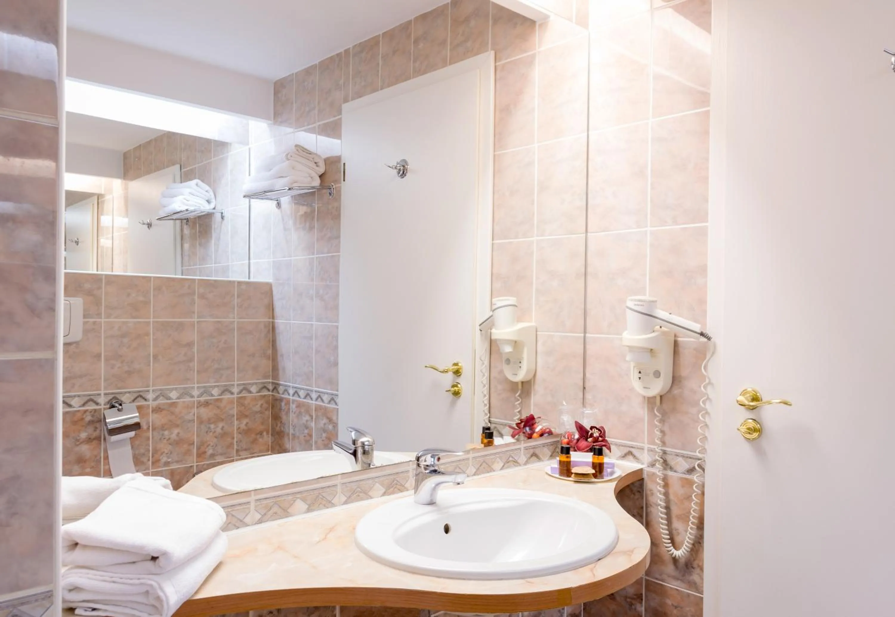 Bathroom in Atrium Hotel Bucharest City Center