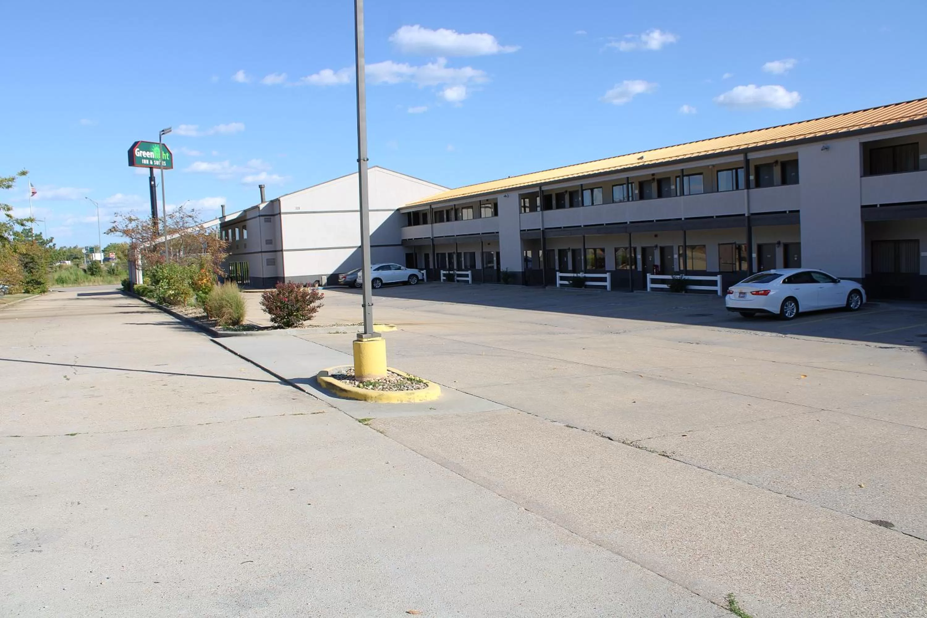 Greenlight Inn & Suites St James