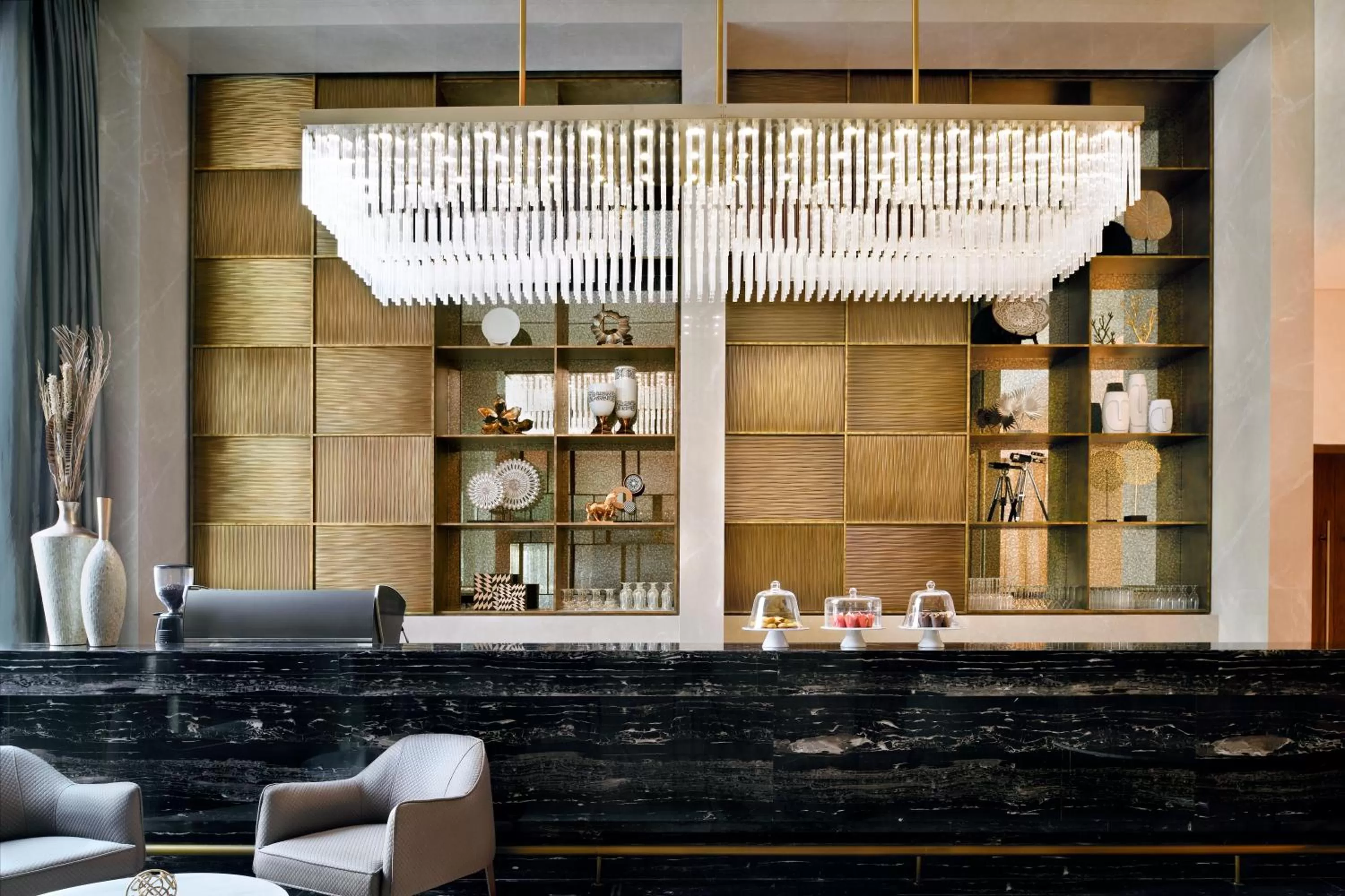 Restaurant/places to eat in Holiday Inn Dubai Al-Maktoum Airport by IHG