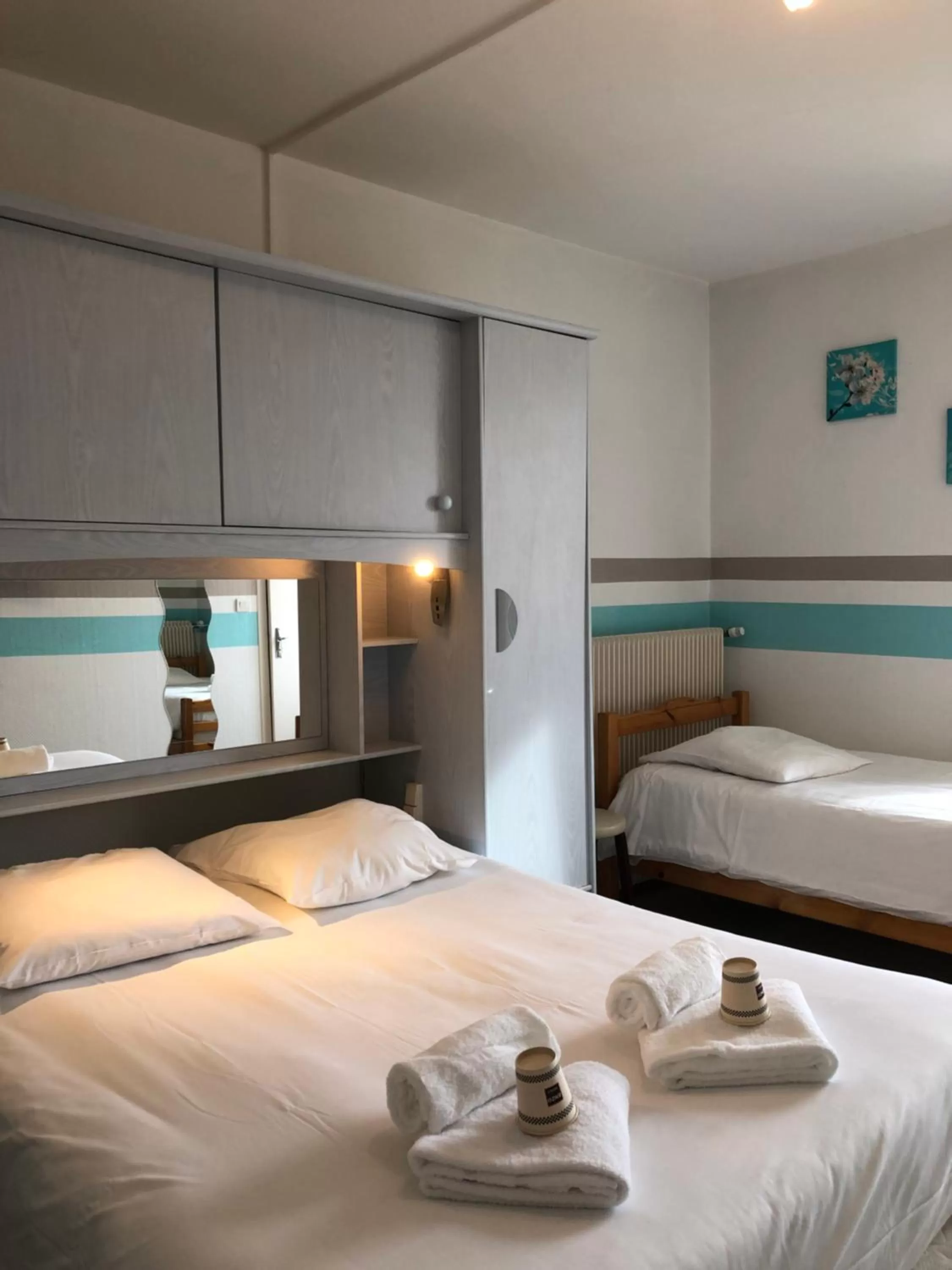 Bed in Enzo Hotels Neufchâteau by Kyriad Direct