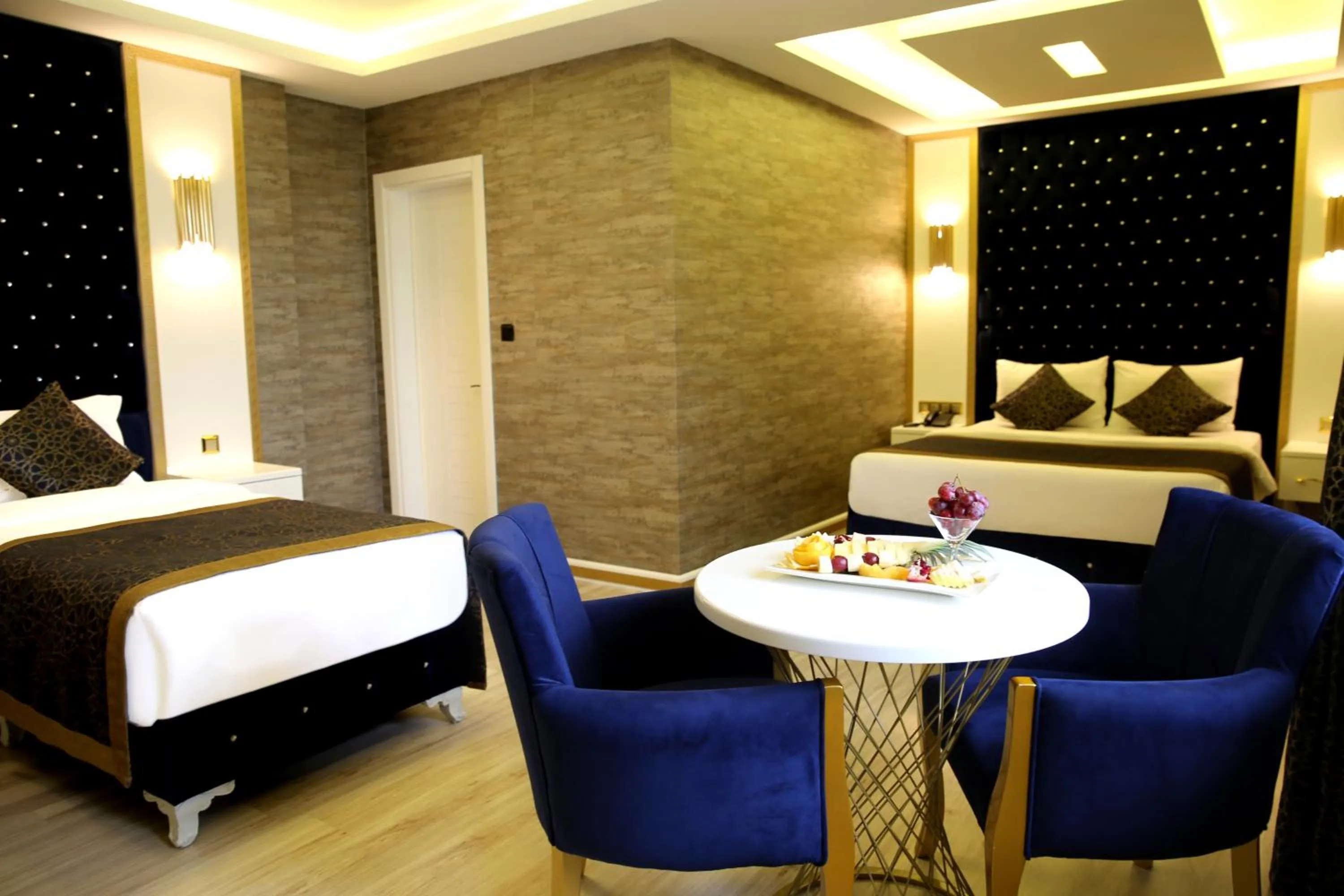 Photo of the whole room, Bed in Emirtimes Hotel&Spa - Tuzla