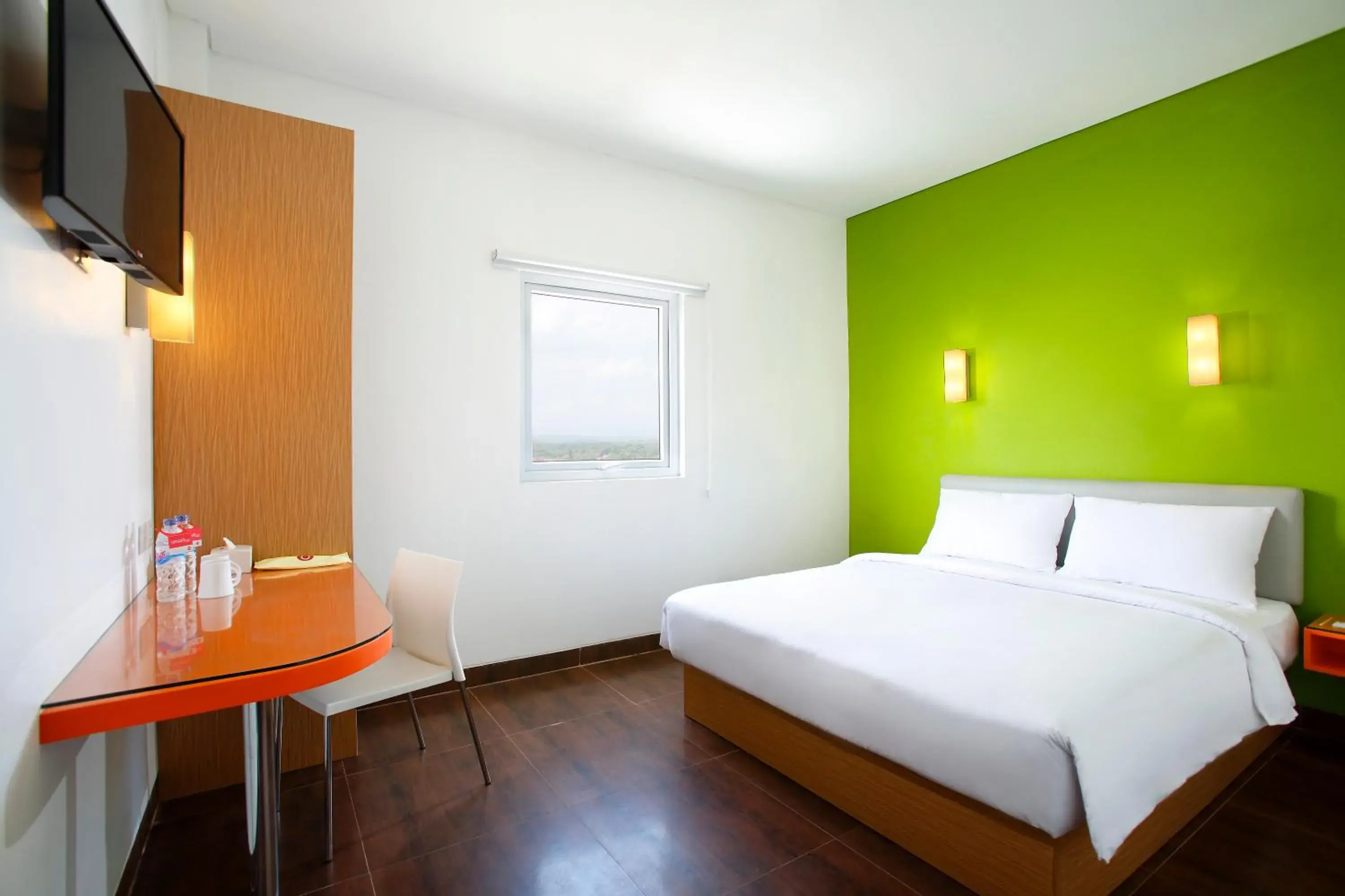 Smart Queen Room in Amaris Hotel Ponorogo Smart Queen Room in Amaris Hotel Ponorogo