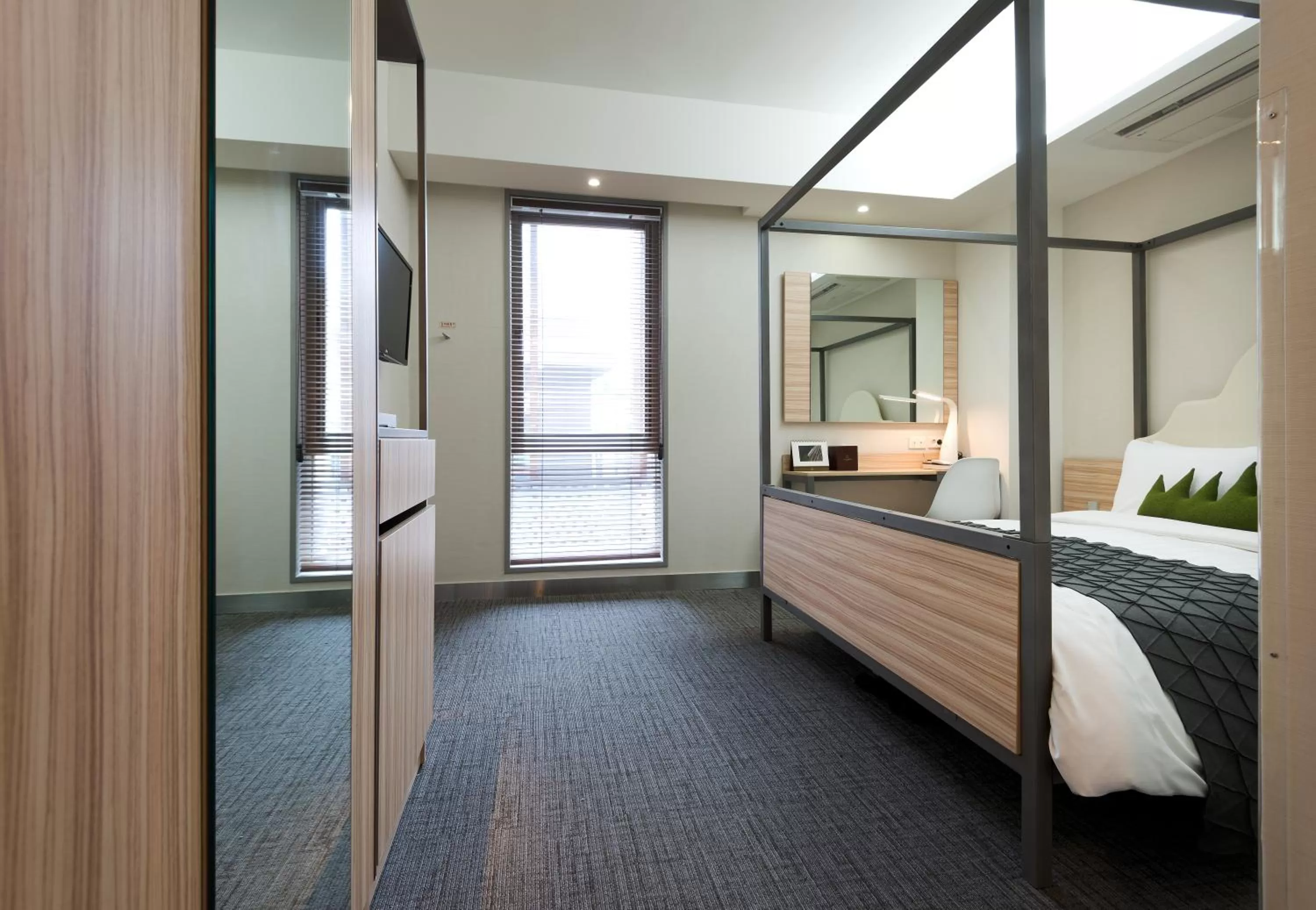 Photo of the whole room, Bed in Metro Hotel Myeongdong