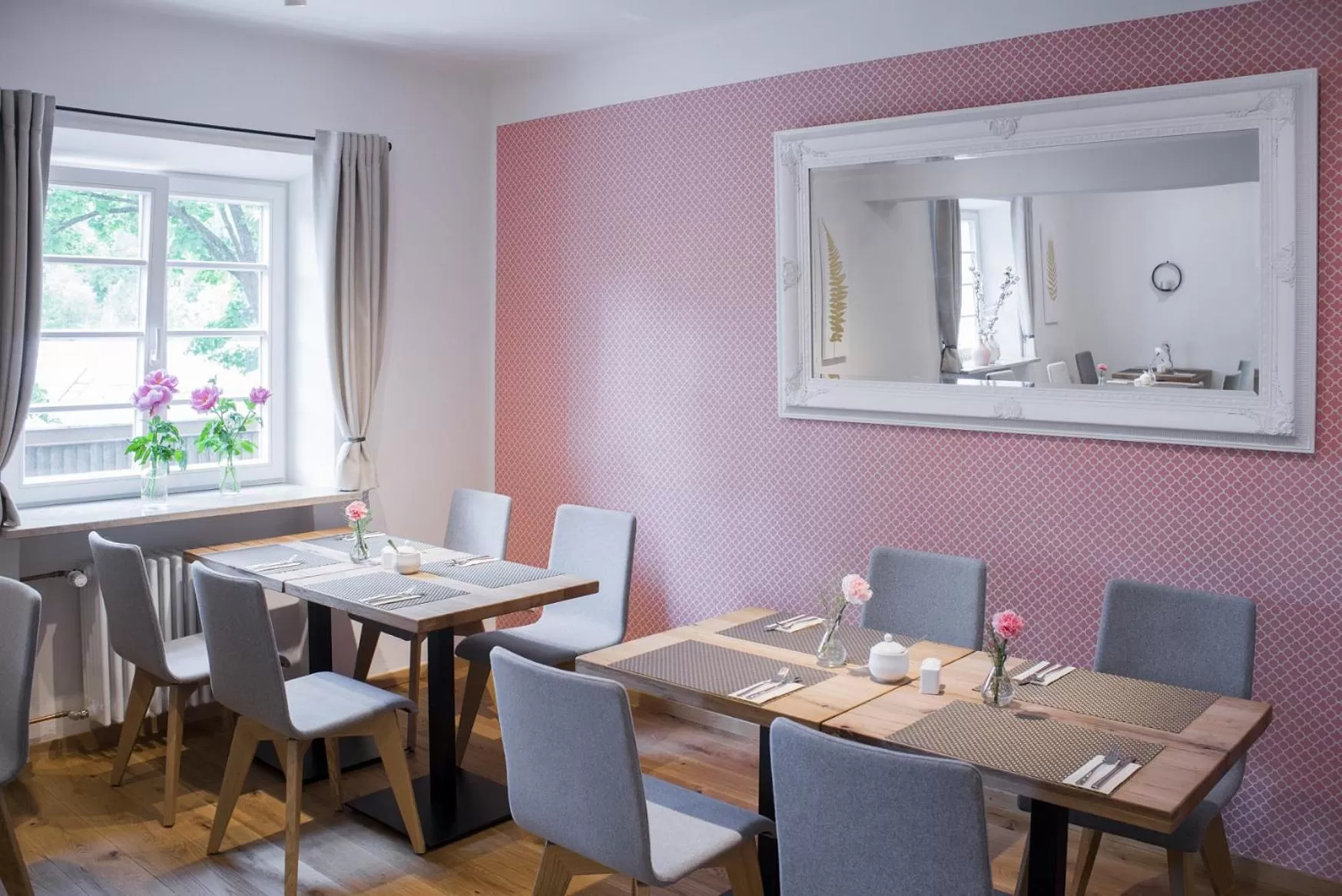 Buffet breakfast in Wailtl Hotel