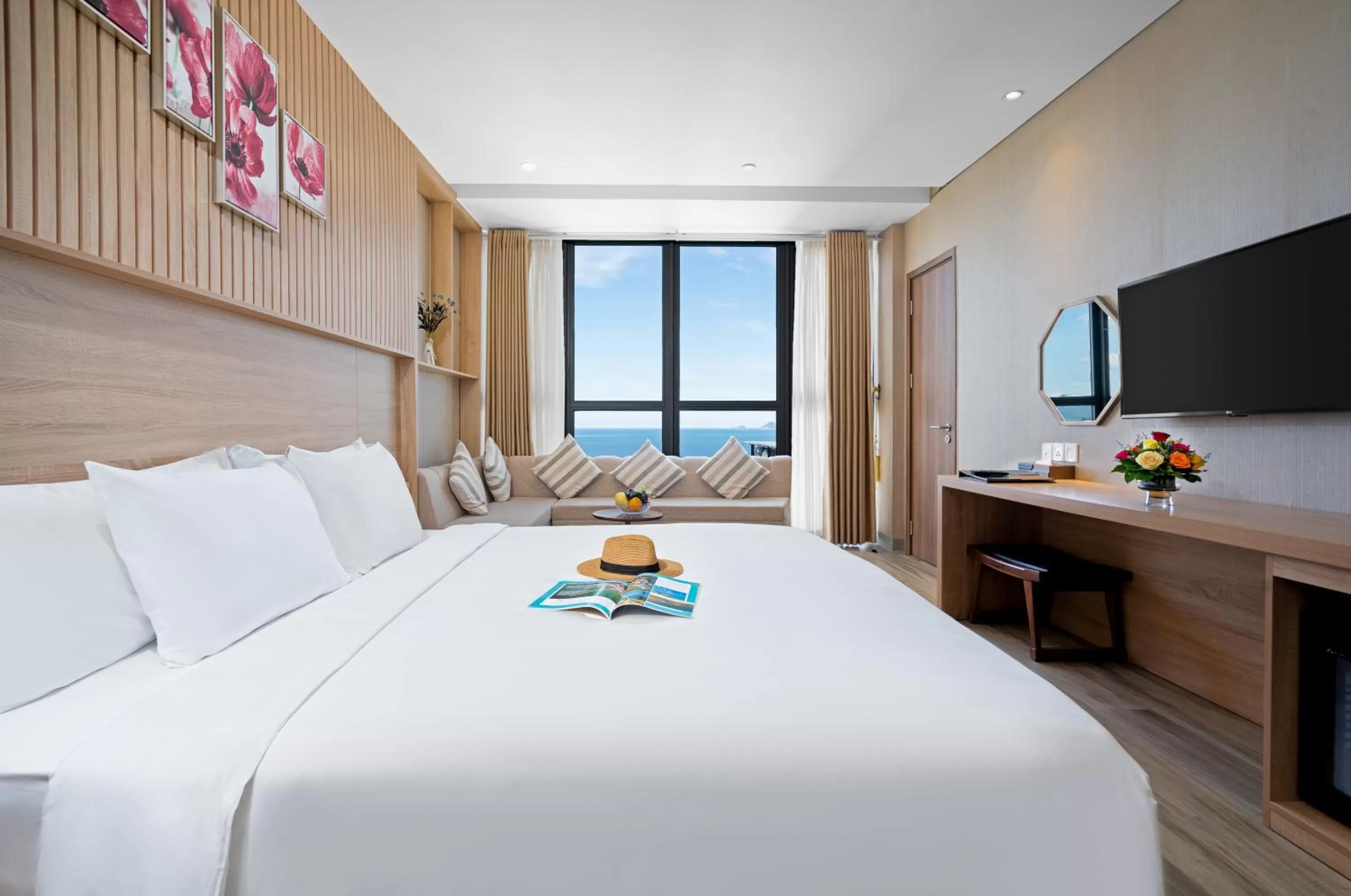 TV and multimedia, Bed in Emerald Bay Hotel & Spa Nha Trang