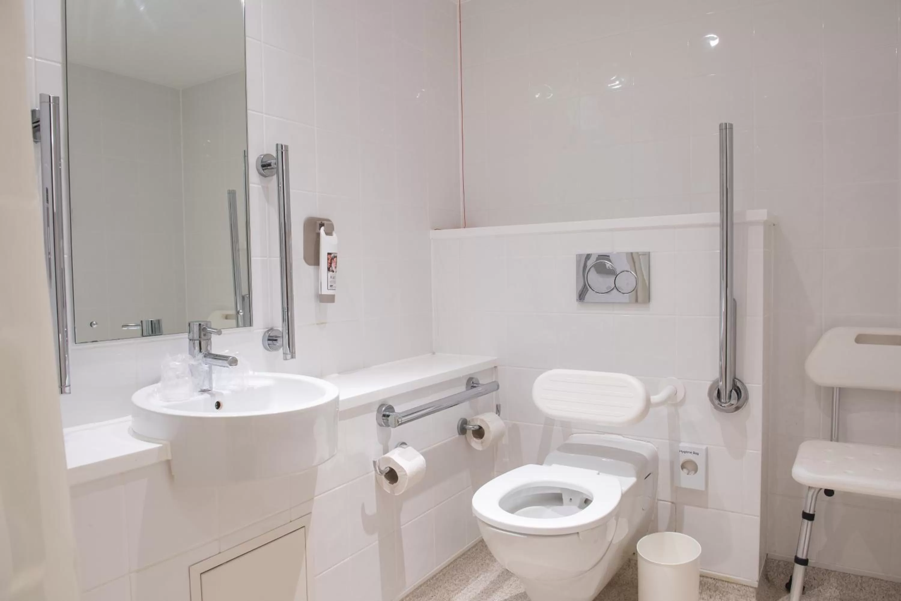 Bathroom in ibis Brighton City Centre - Station