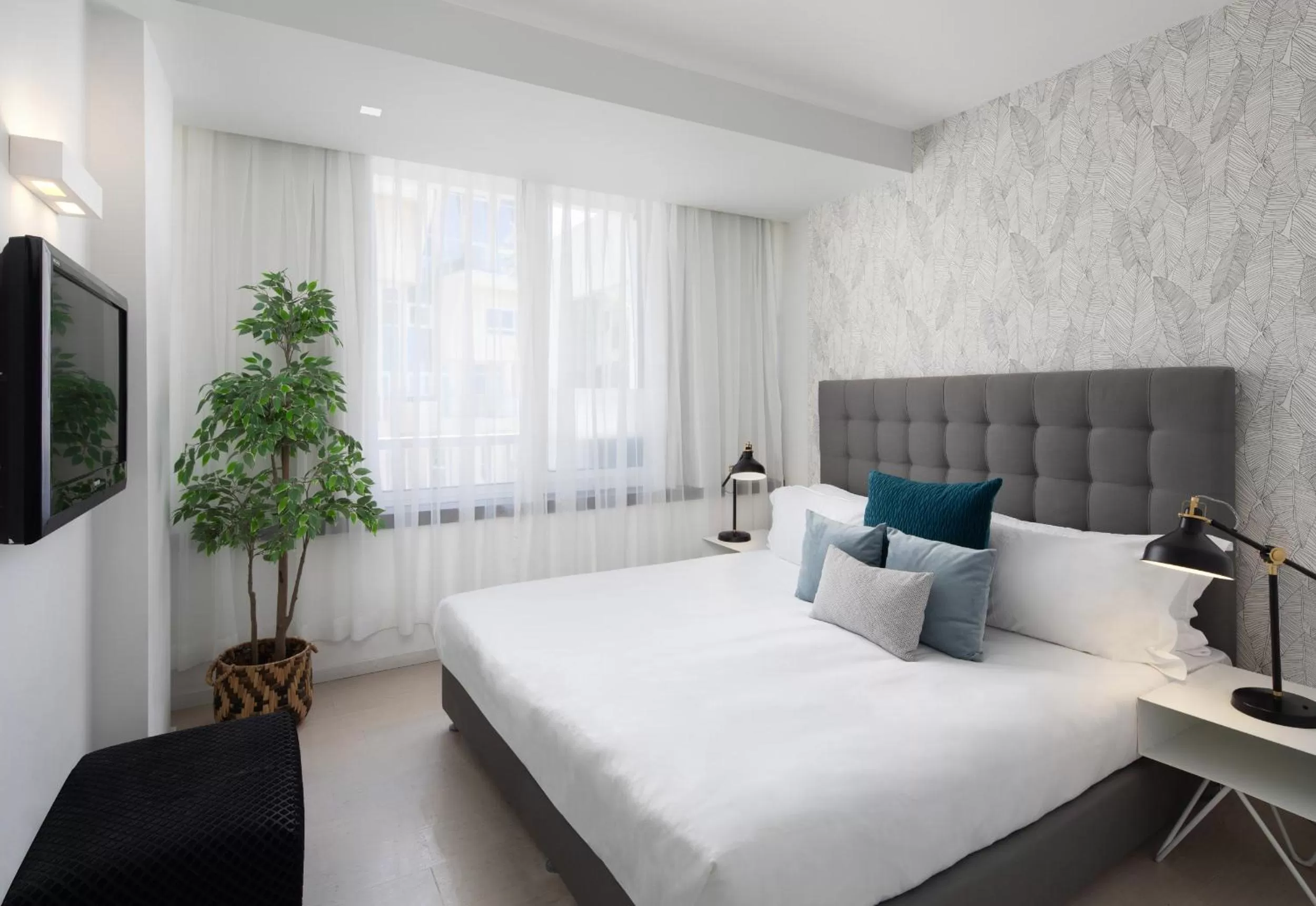 Bedroom, Bed in Sea Executive Suites