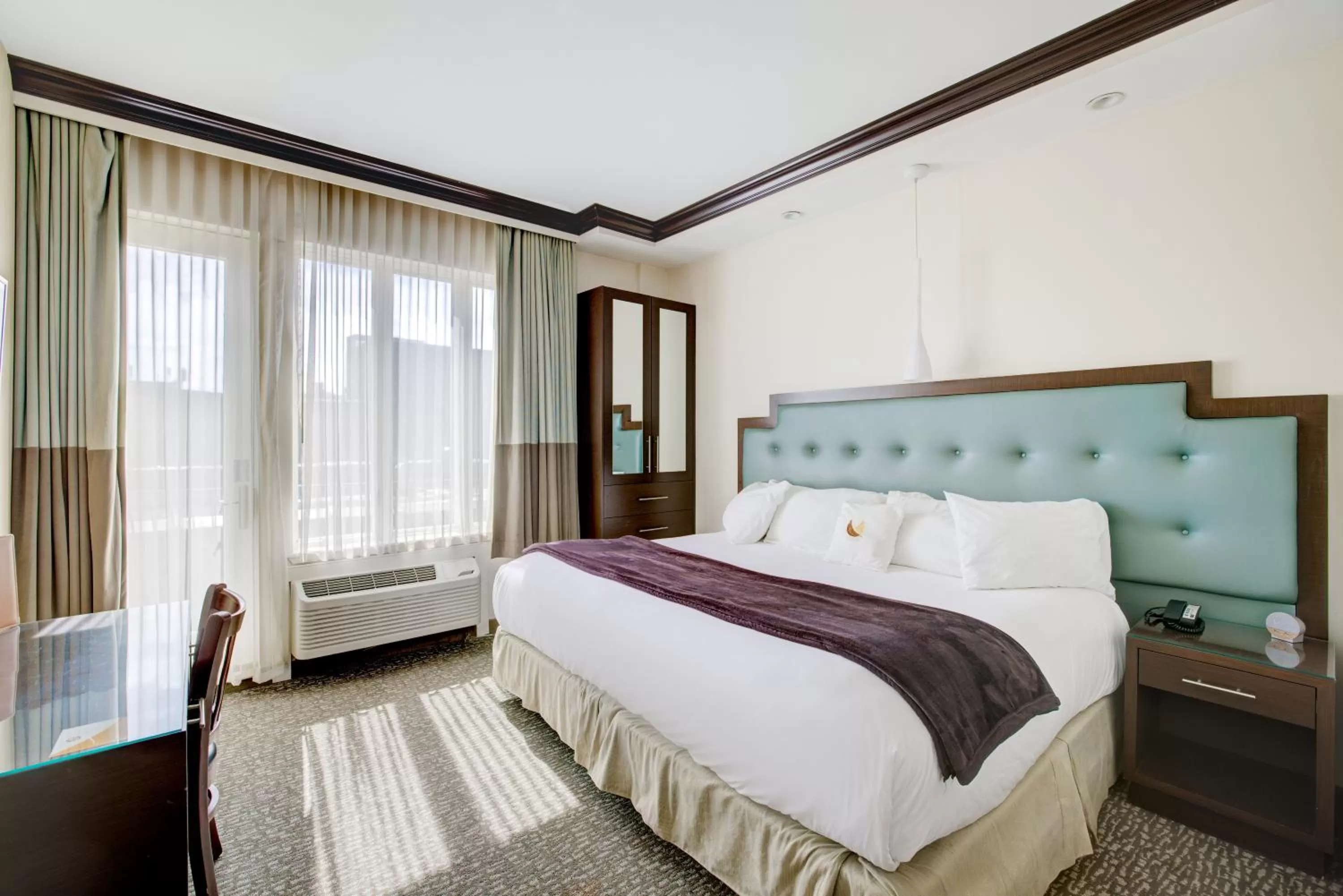 Bed in Aura Hotel Brooklyn