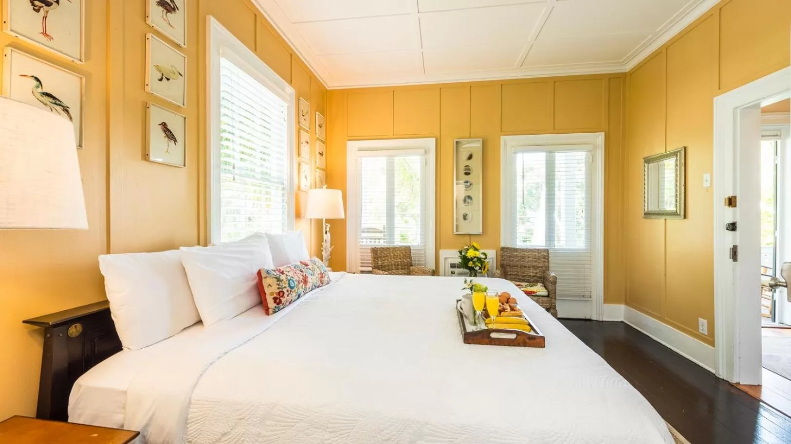 Bedroom, Bed in Old Town Manor