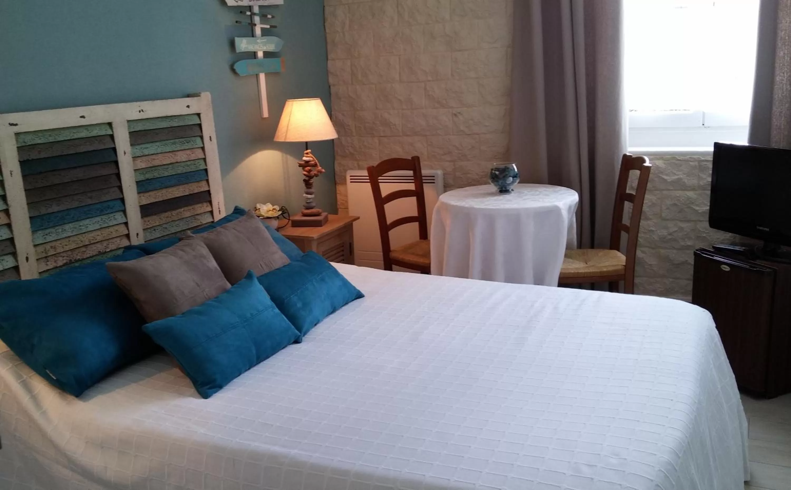 Bedroom, Bed in Hôtel Restaurant Ferme de la Grande Cour