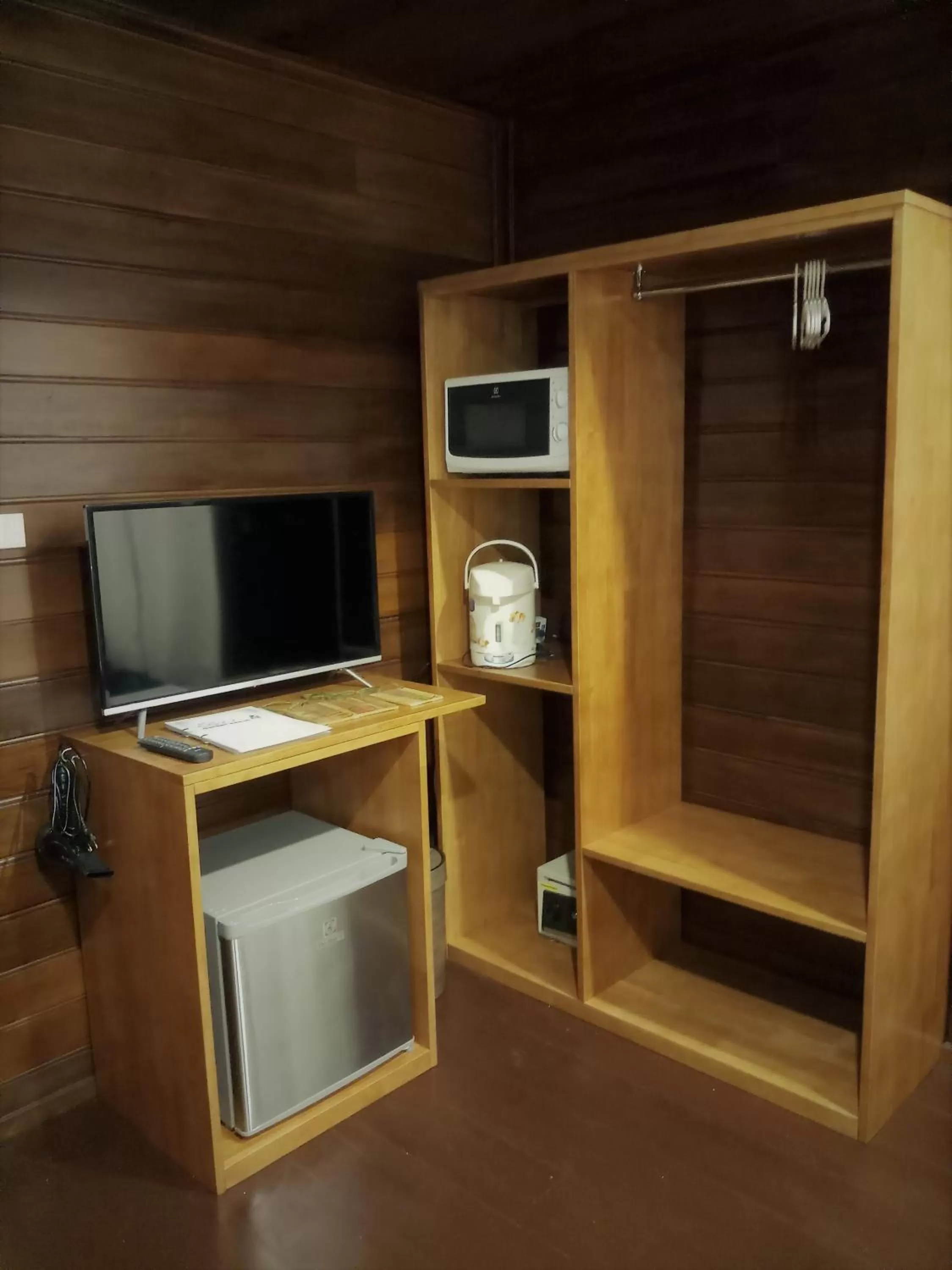 TV and multimedia in Cozy Garden Resort