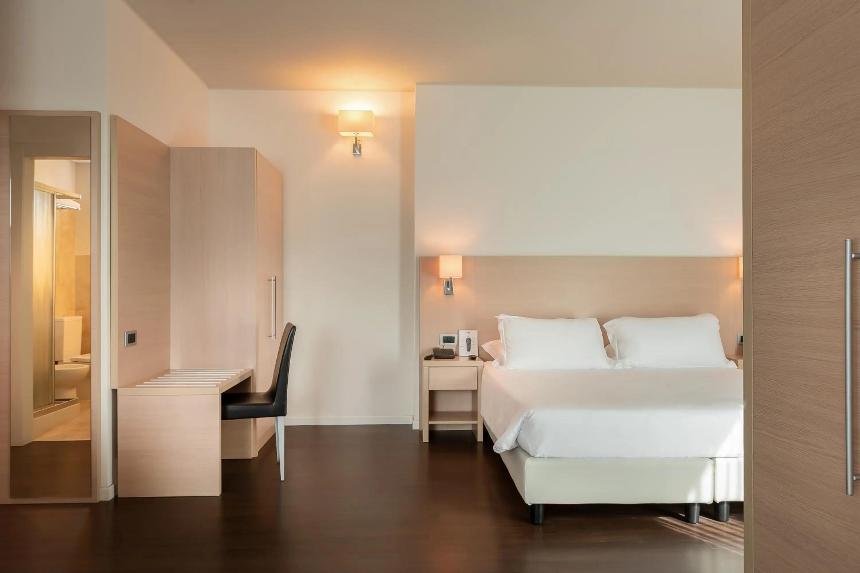 Bedroom, Bed in Hotel Baia Flaminia