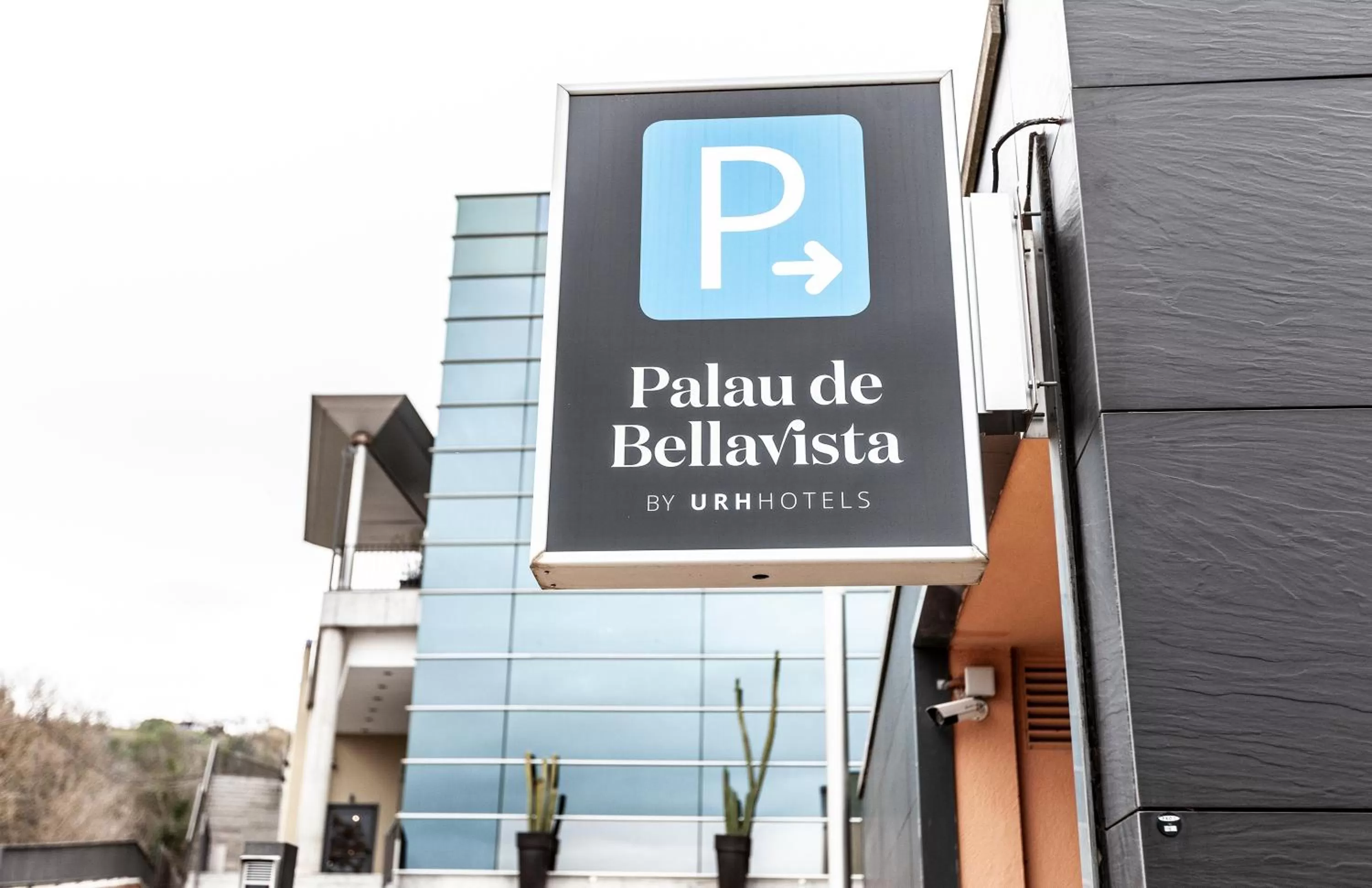 Parking in Hotel Palau de Bellavista Girona by URH
