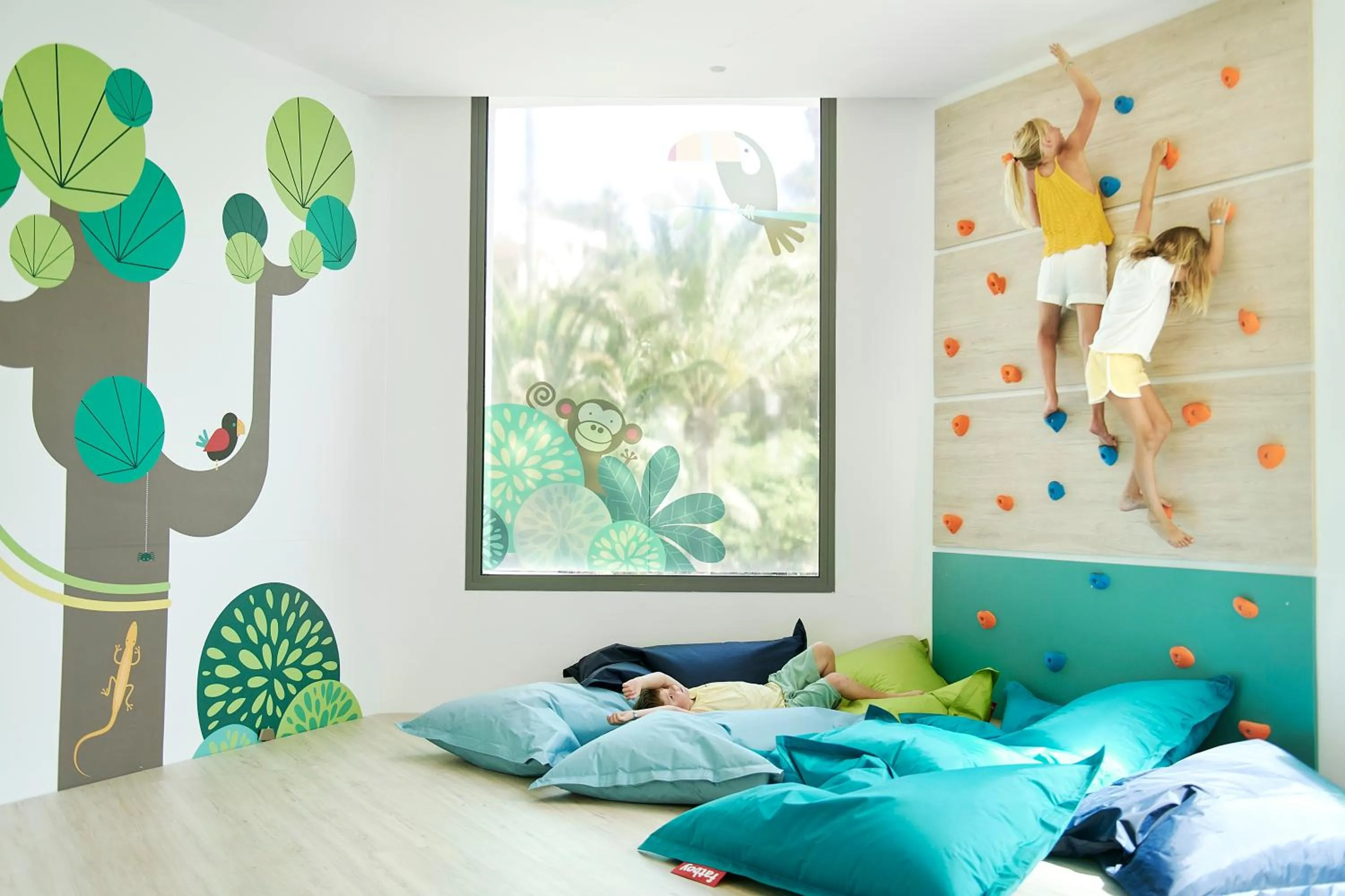 Kids's club, Bed in Iberostar Waves Cala Domingos All Inclusive