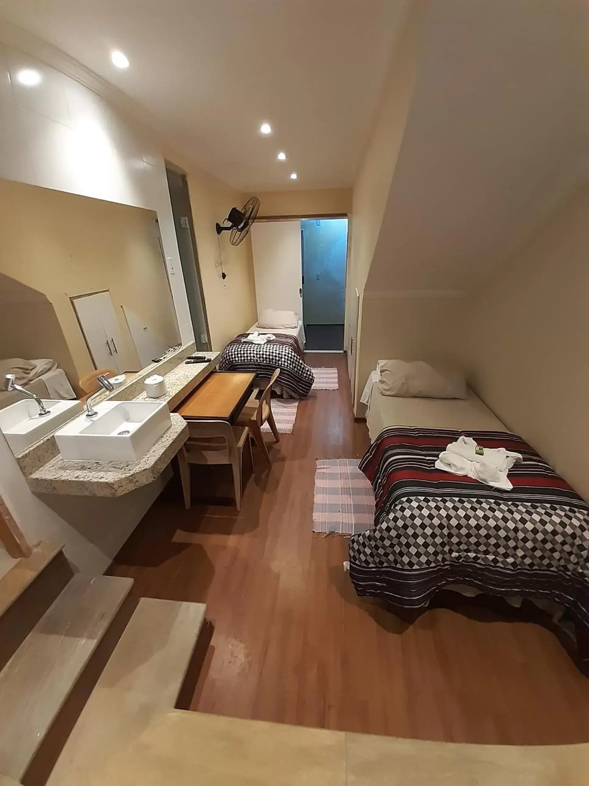 Standard Double Room with Fan in Pousada Reino Encantado - São Thomé das Letras - Minas Gerais Standard Double Room with Fan in Pousada Reino Encantado - São Thomé das Letras - Minas Gerais